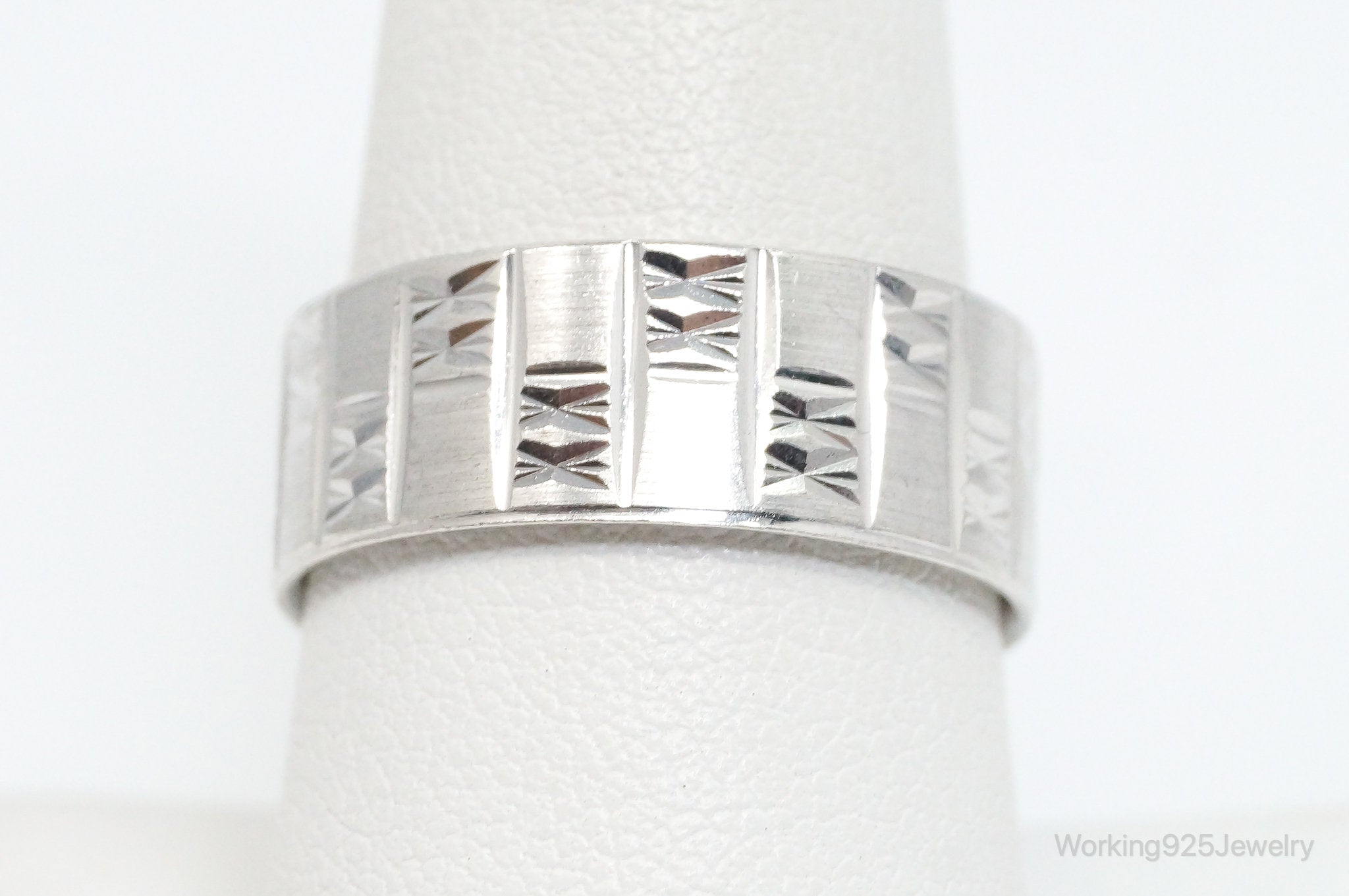 Vintage Sleek Modern Sterling Silver Band Ring - Size 8.75