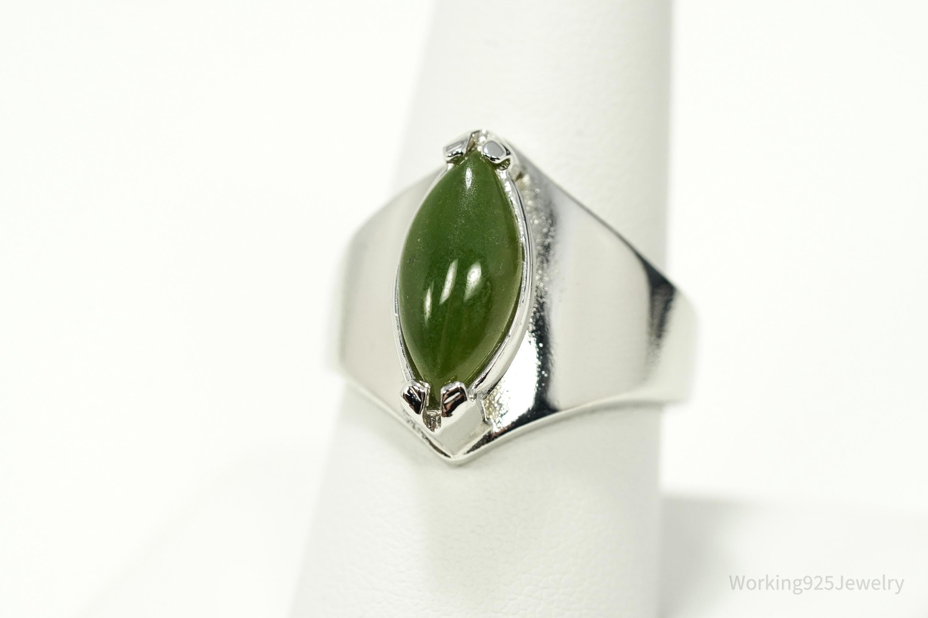 Vintage Nephrite Jade Sterling Silver Ring - Size 9.5