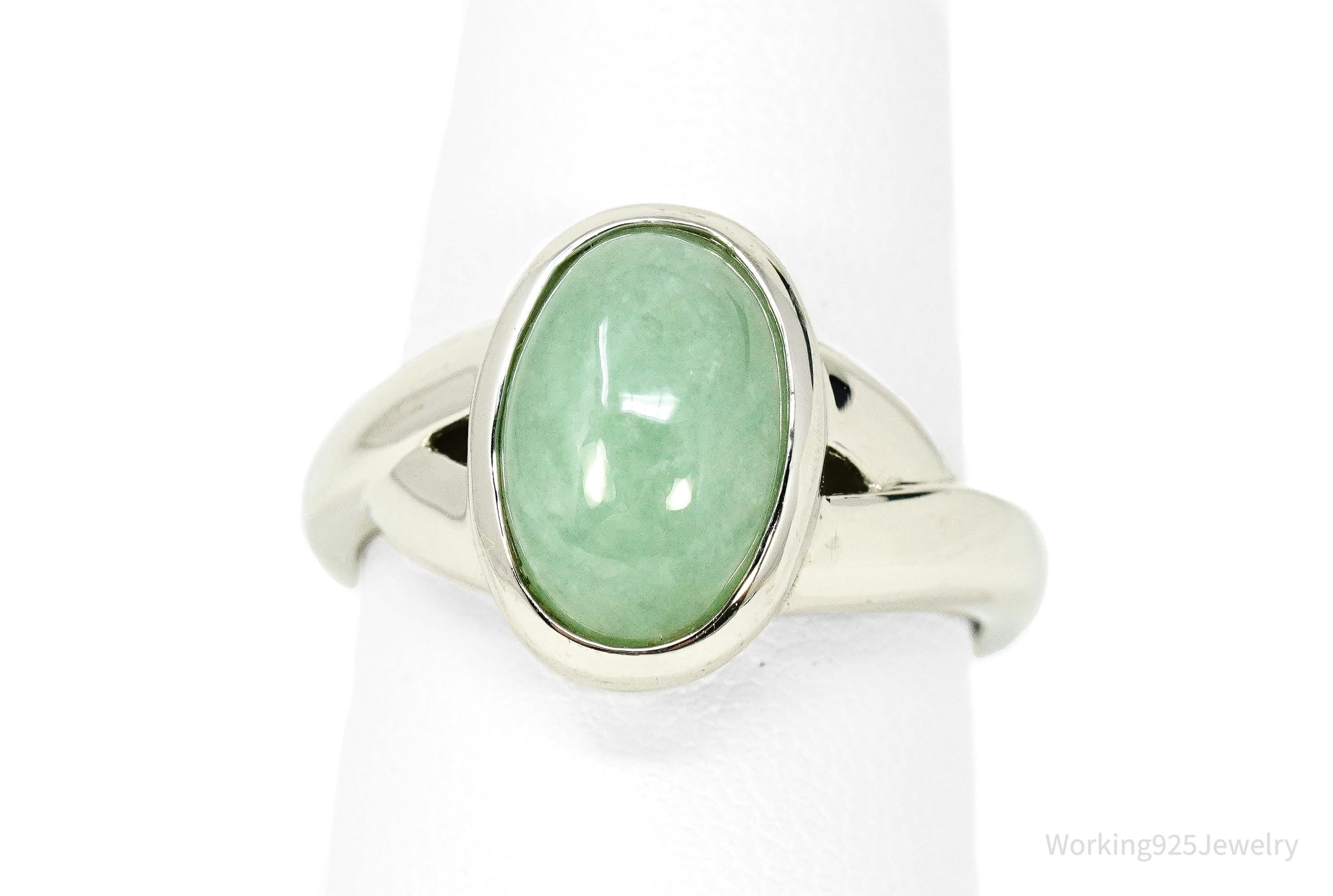 Vintage Green Jade Sterling Silver Ring - Size 8