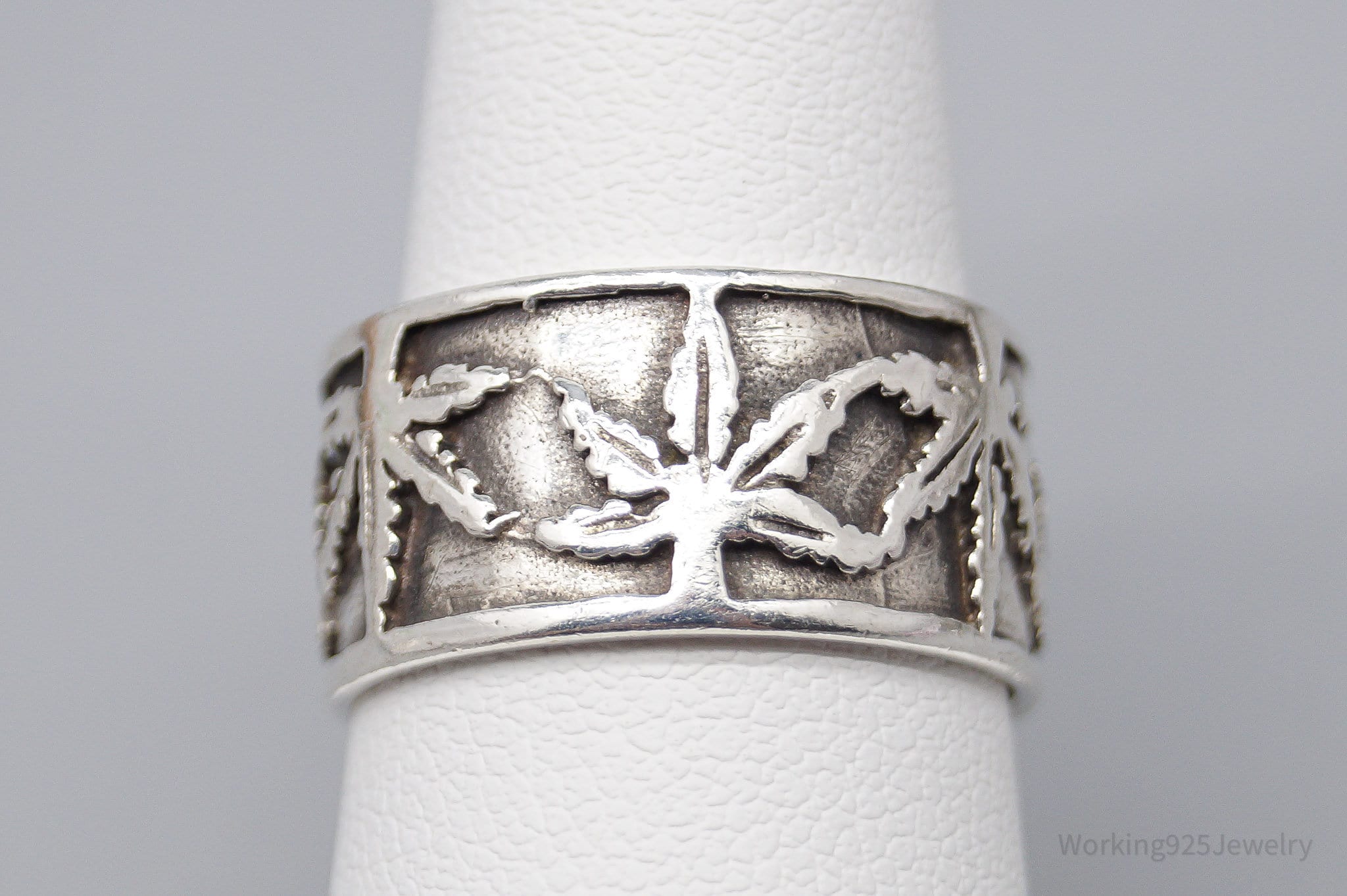 Vintage Medical Marijuana Pot Plant Weed Sterling Silver Ring - Size 7.5