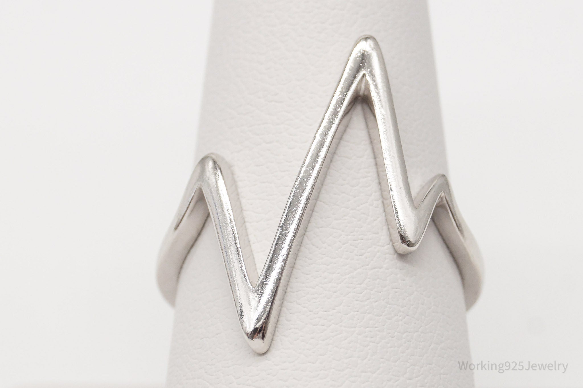 Vintage Modernist Style Wave Heartbeat Sterling Silver Ring - Size 9.25