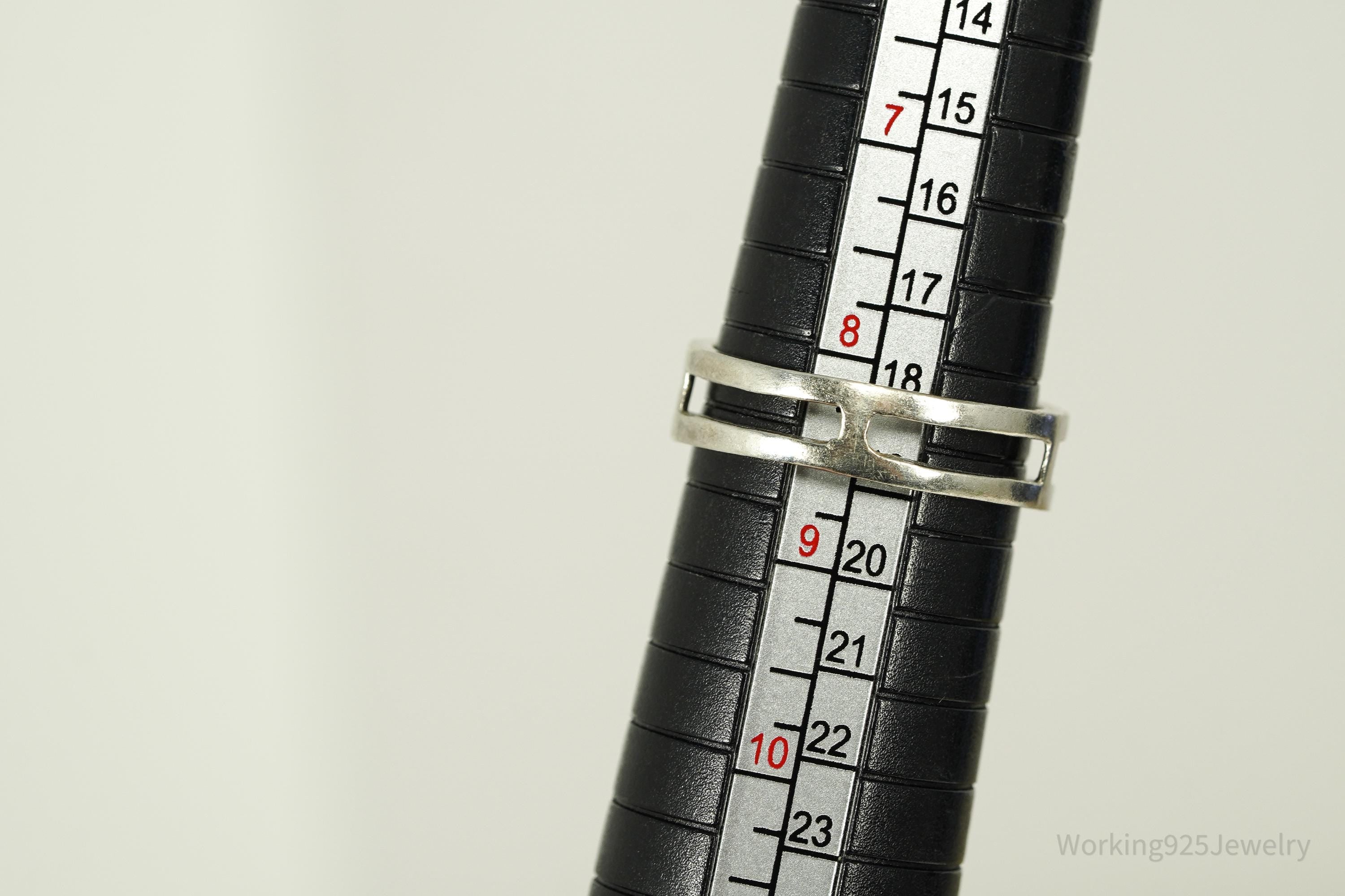 Vintage Cubic Zirconia Sterling Silver Band Ring - Size 8.5