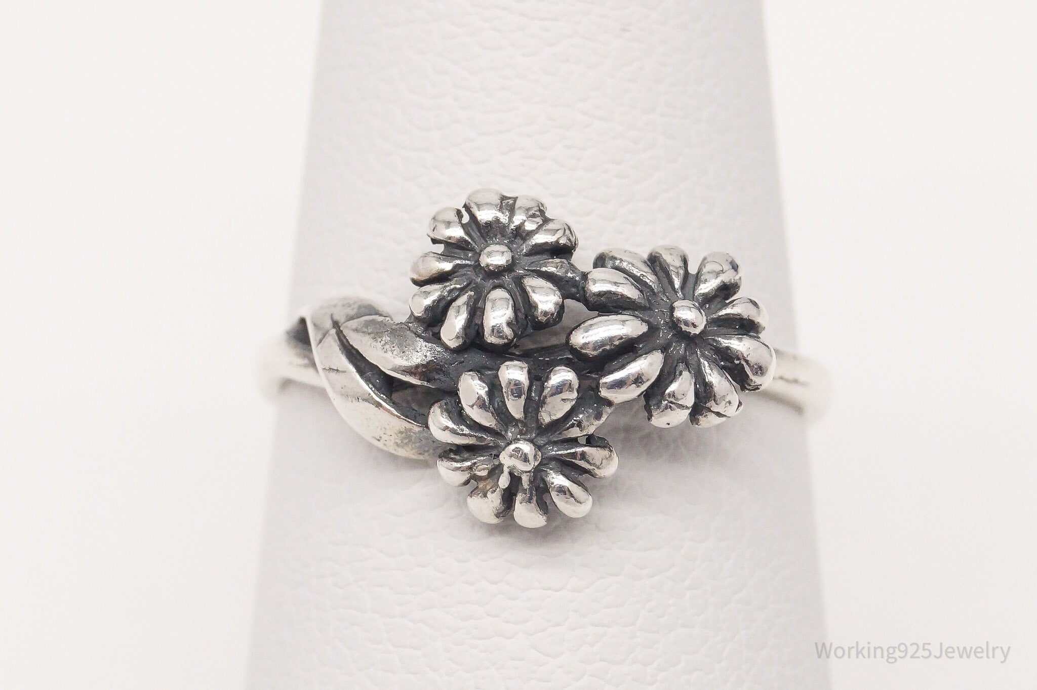 Vintage Flowers Silver Ring - Size 5.75