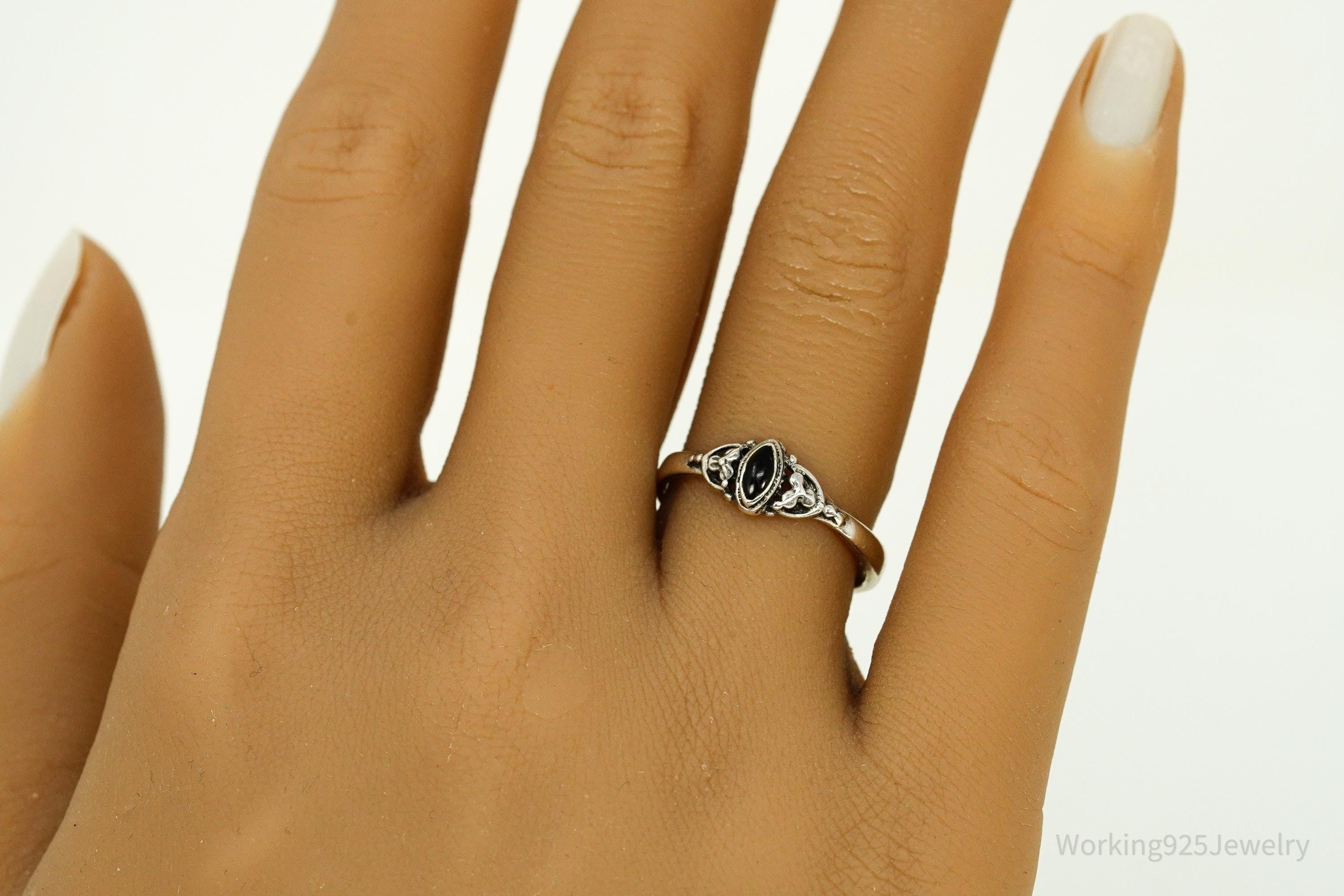 Vintage Black Onyx Sterling Silver Ring - Size 7.75