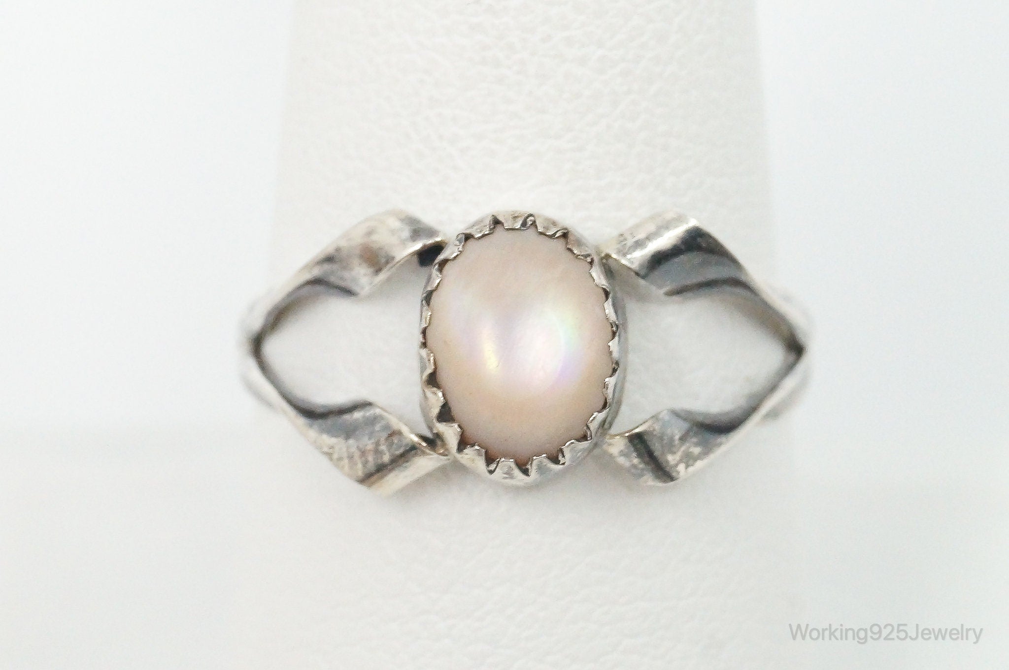 Vintage Native American Pink Mother Of Pearl Sterling Silver Ring SZ 9