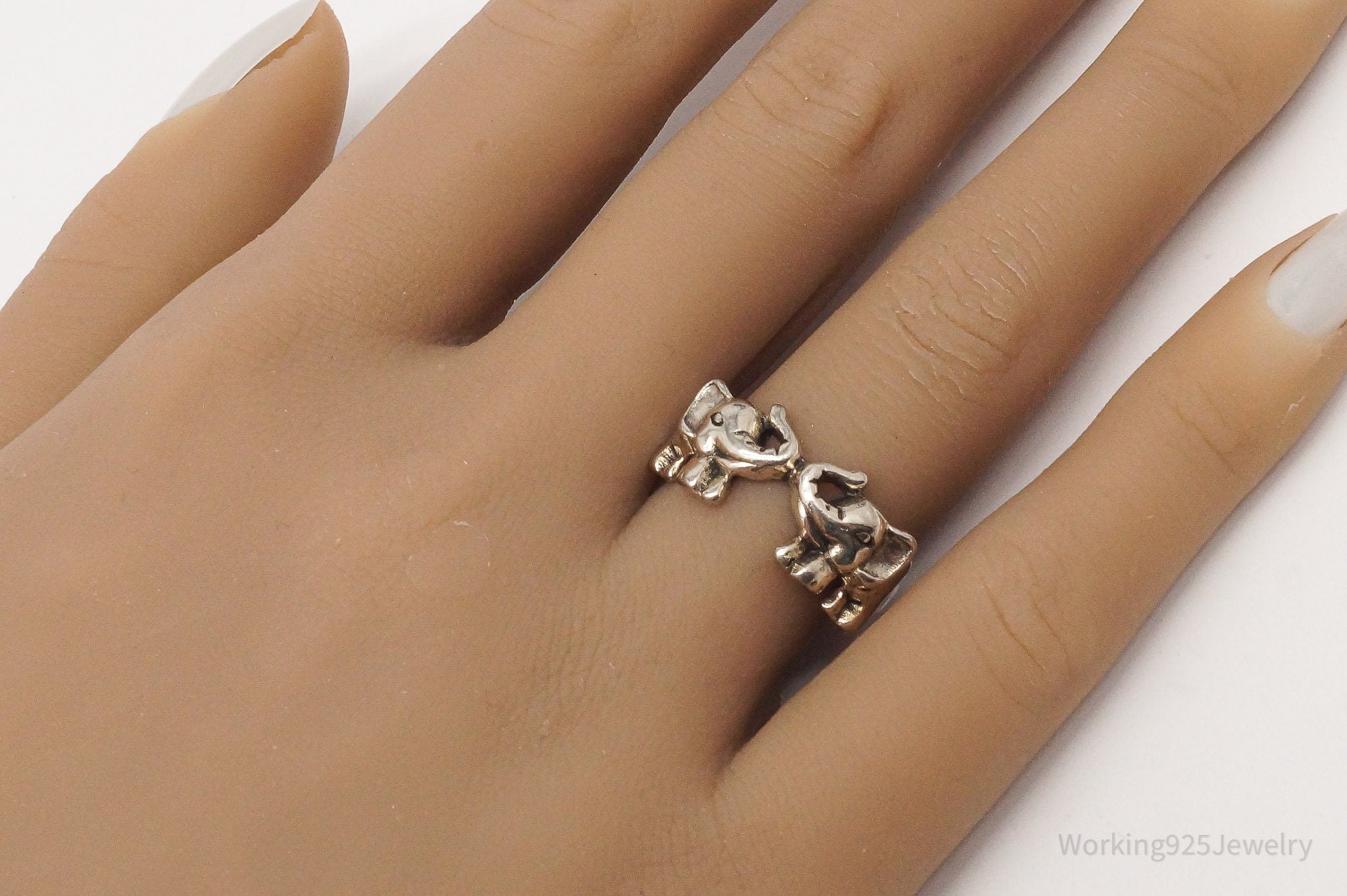 Vintage Elephant Lovers Good Luck Sterling Silver Band Ring - Size 7.5