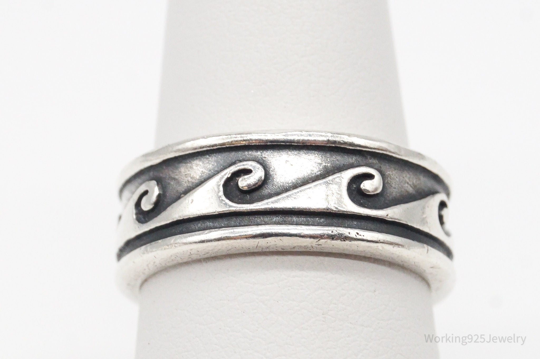 Vintage Waves Sterling Silver Band Ring - Size 6.75