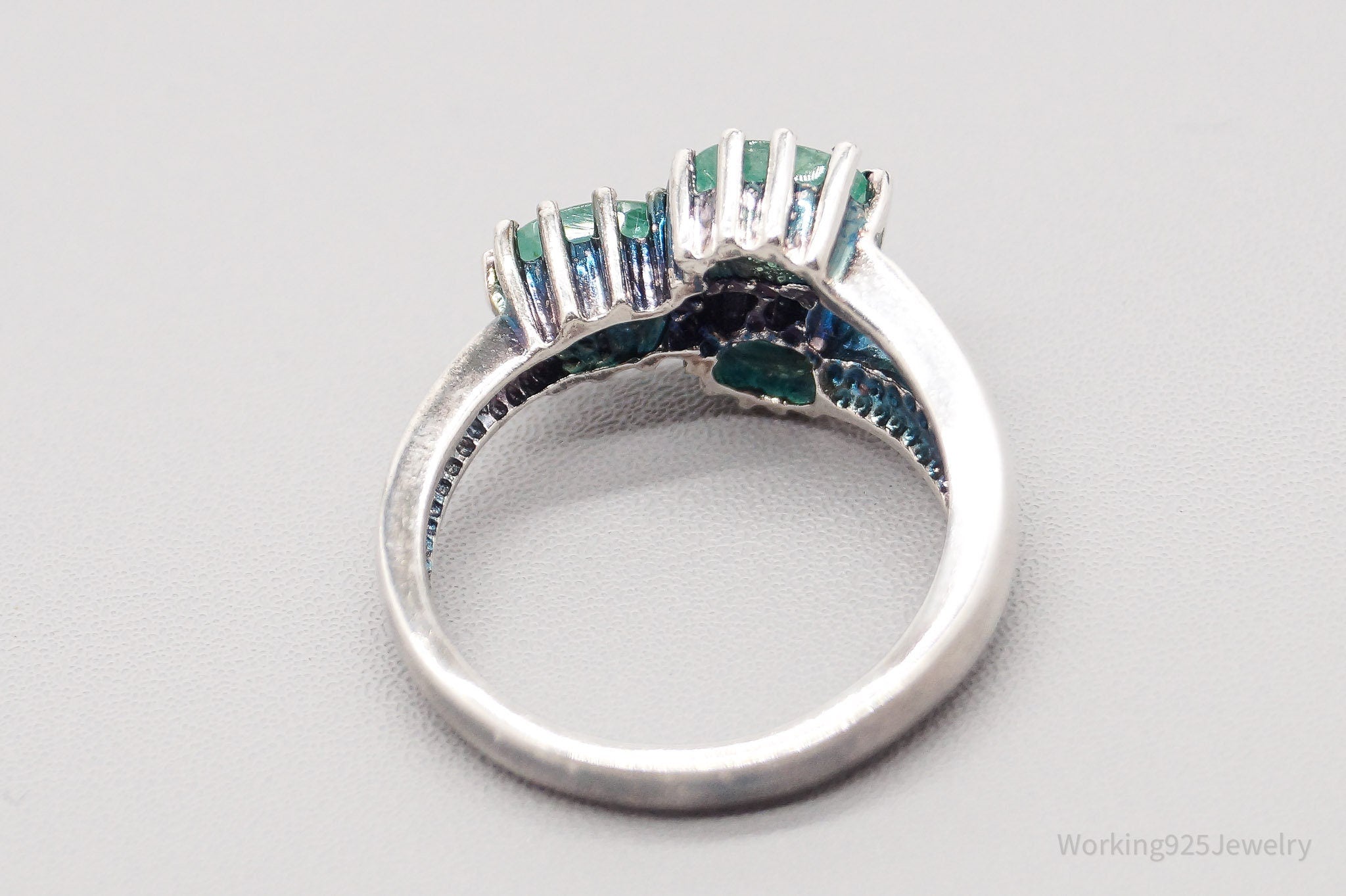 Vintage Emerald Sterling Silver Ring - Size 6.75