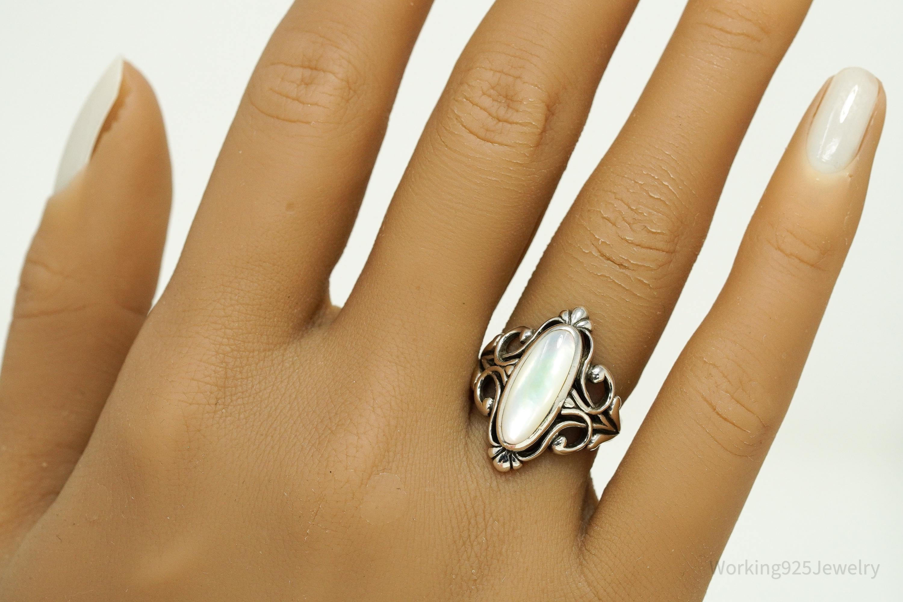 Vintage Designer Kabana Mother Of Pearl Sterling Silver Ring - Size 7