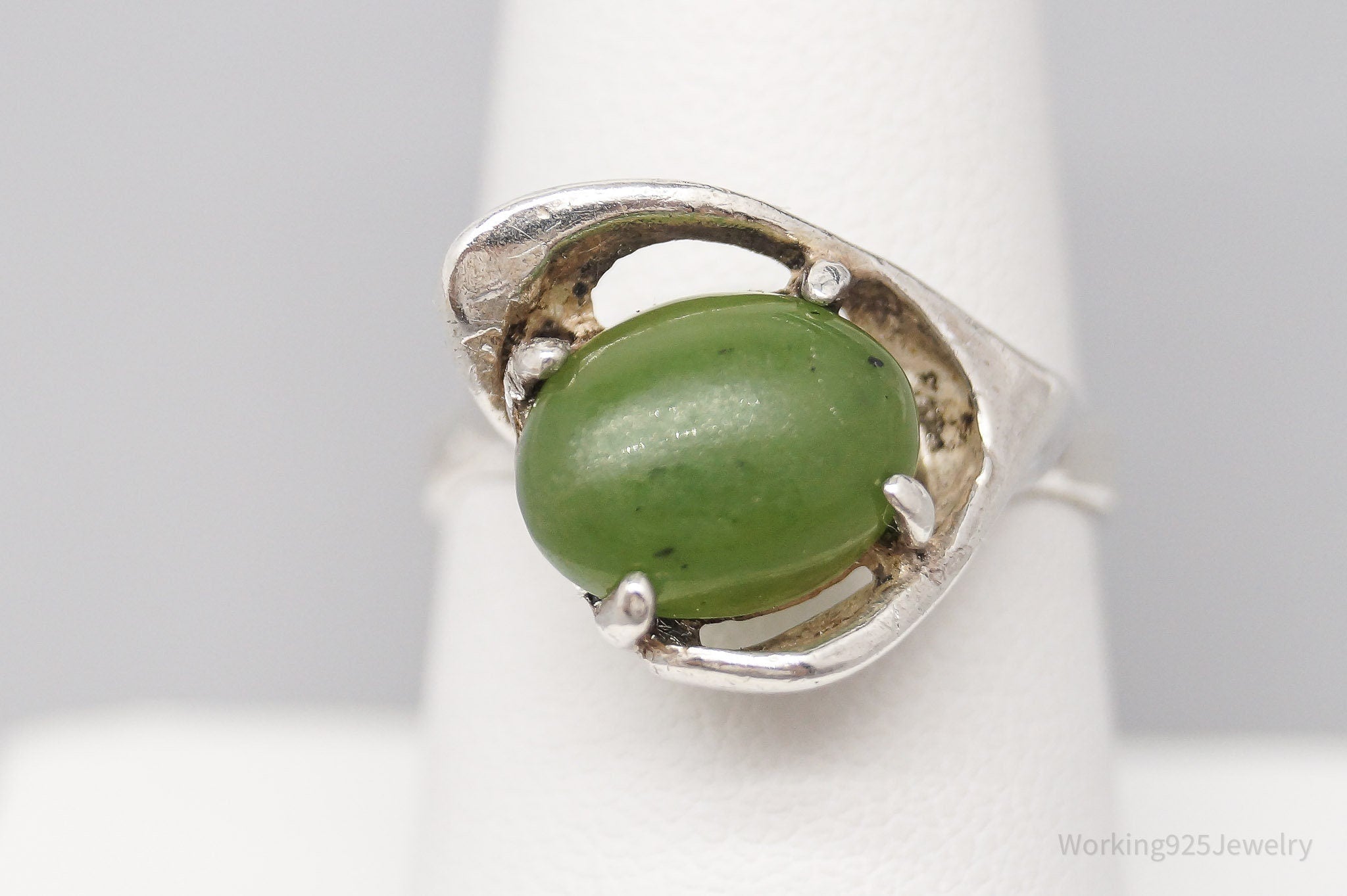 Vintage Green Nephrite Modernist Sterling Silver Ring - Size 8