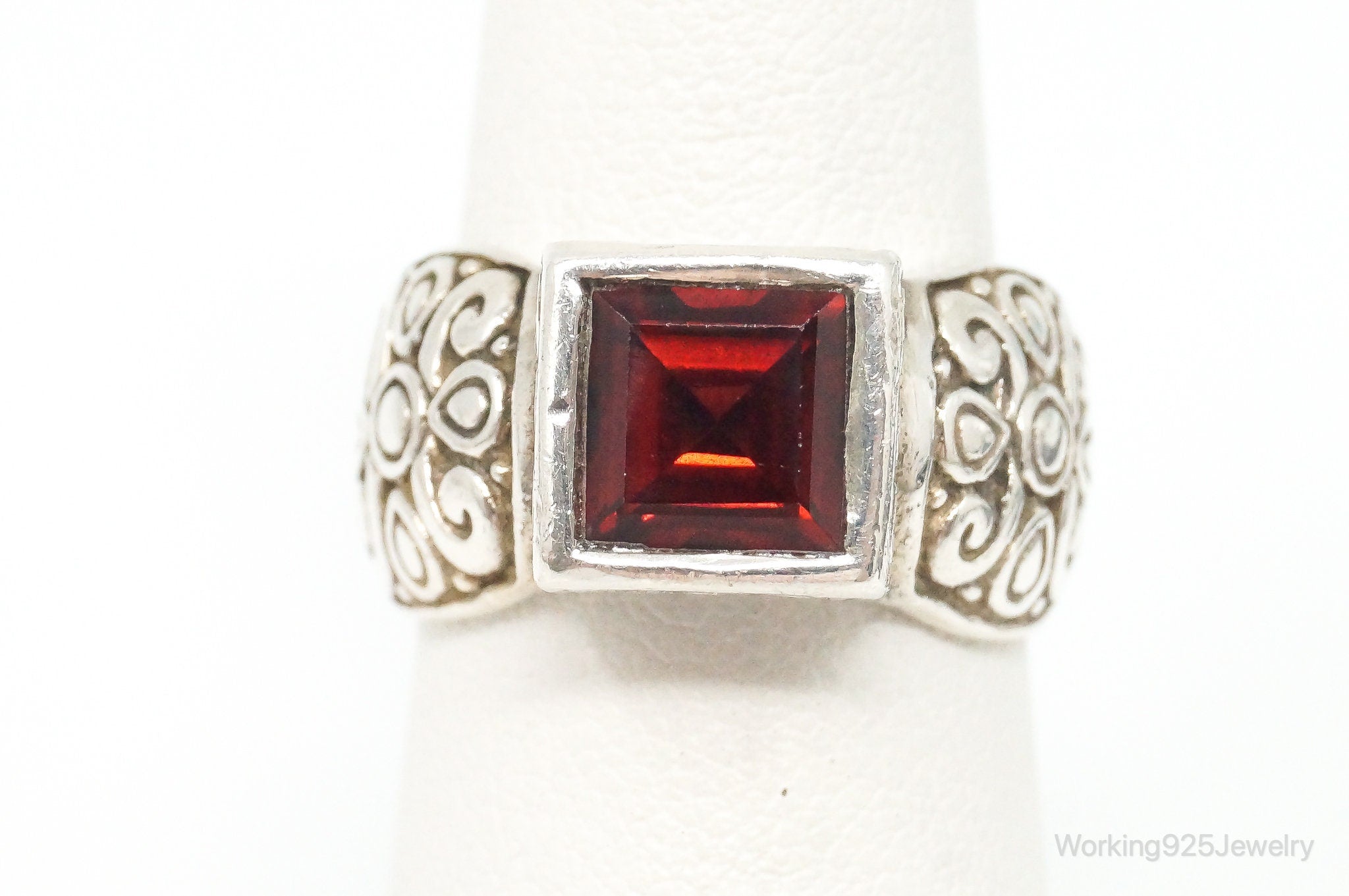 Vintage Garnet Sterling Silver Ring - Size 6