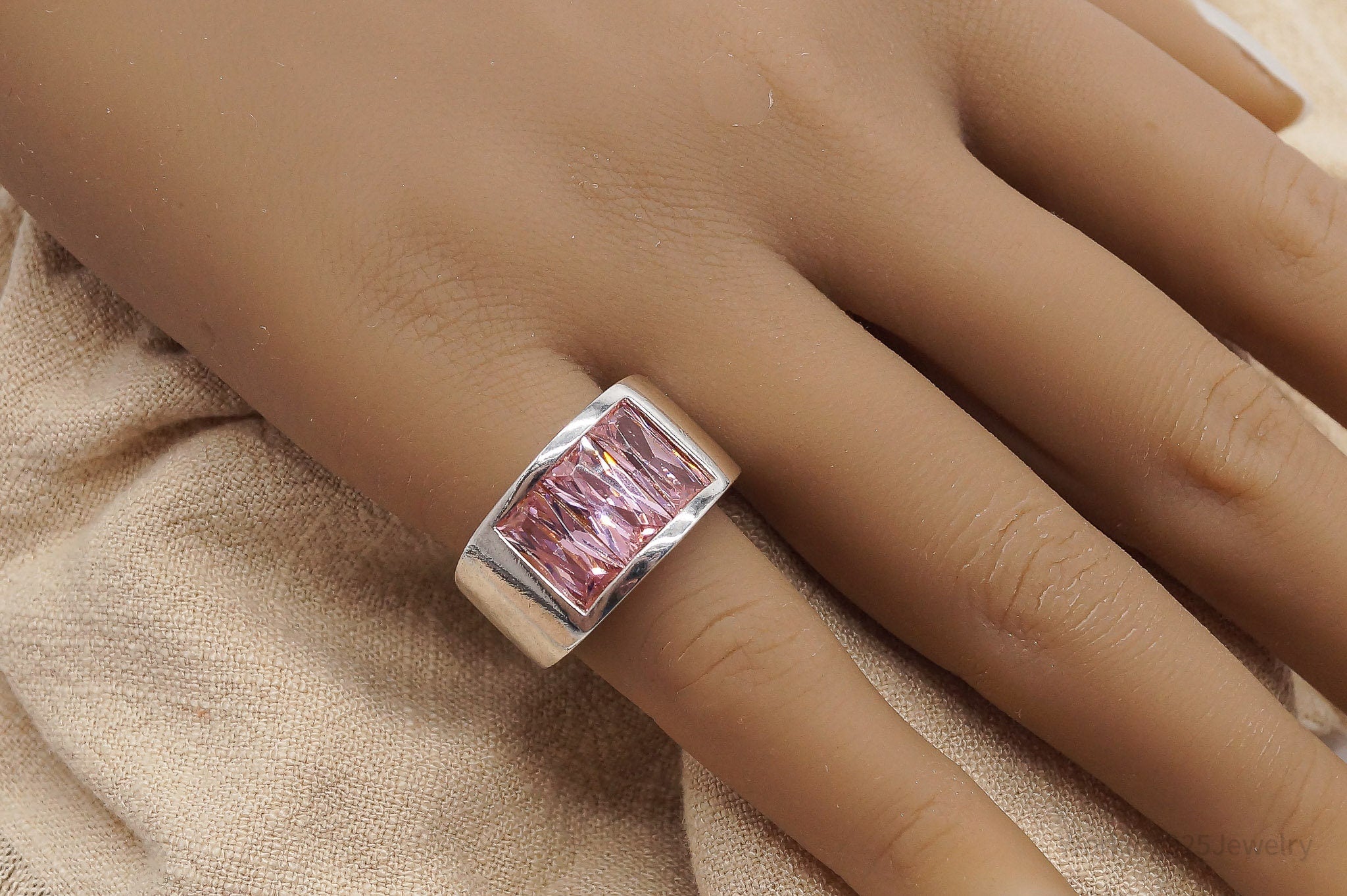 Vintage Pink Cubic Zirconia Sterling Silver Band Ring - Size 6.25