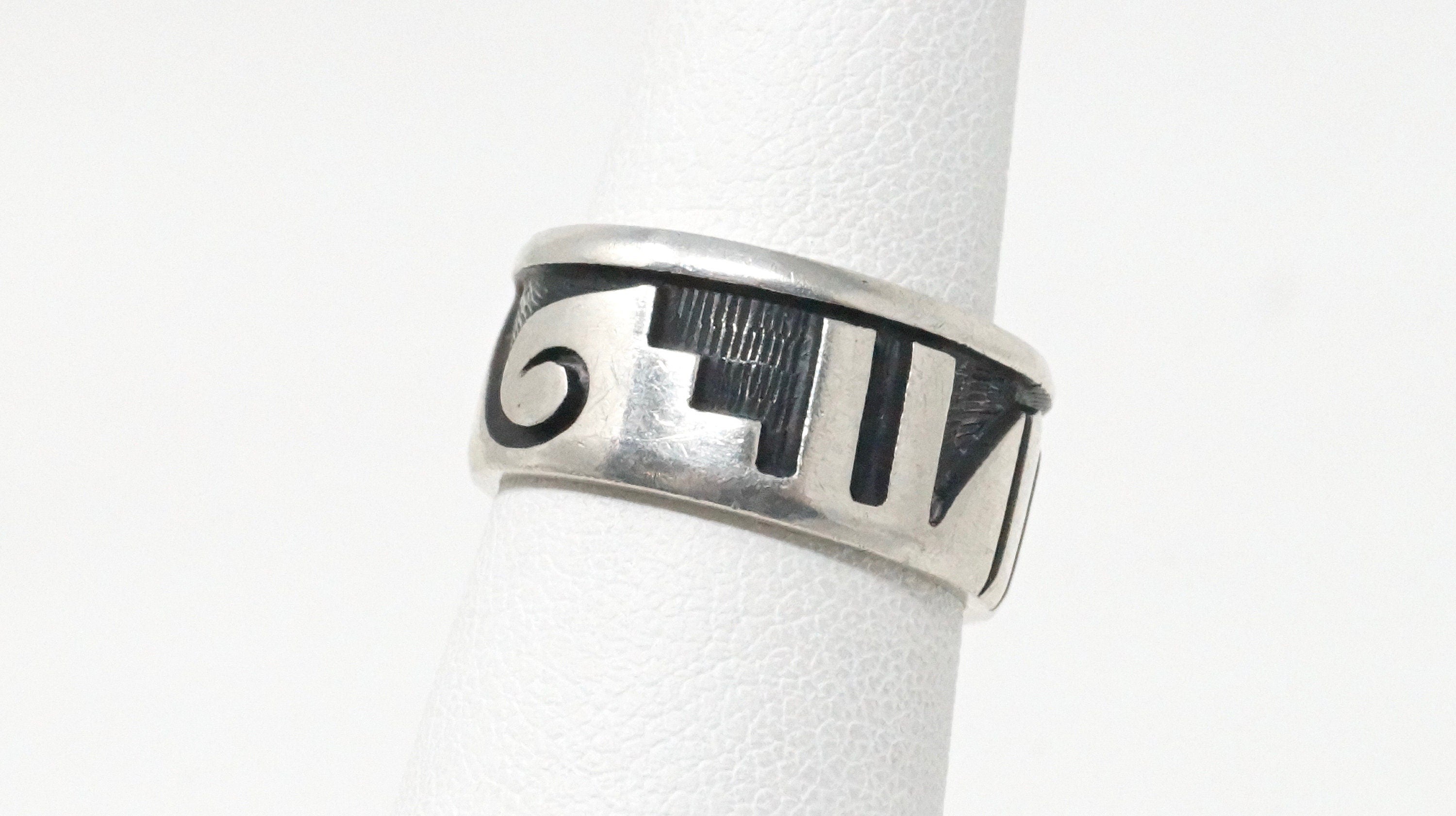 Vintage Signed Native American Etched Symbols Sterling Silver Band Ring - Size 6.25