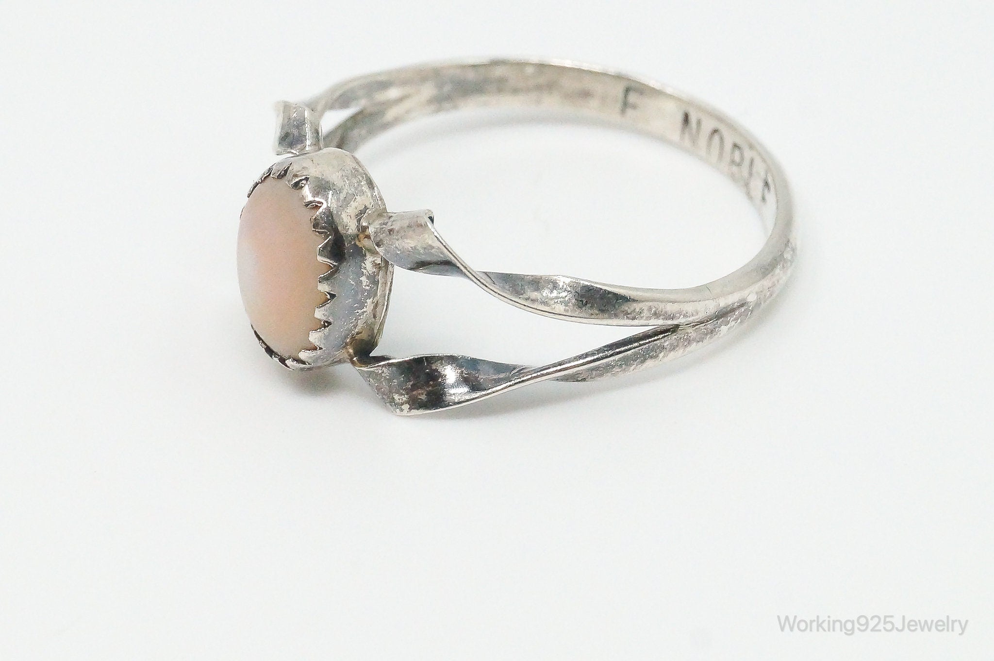 Vintage Native American Pink Mother Of Pearl Sterling Silver Ring SZ 9