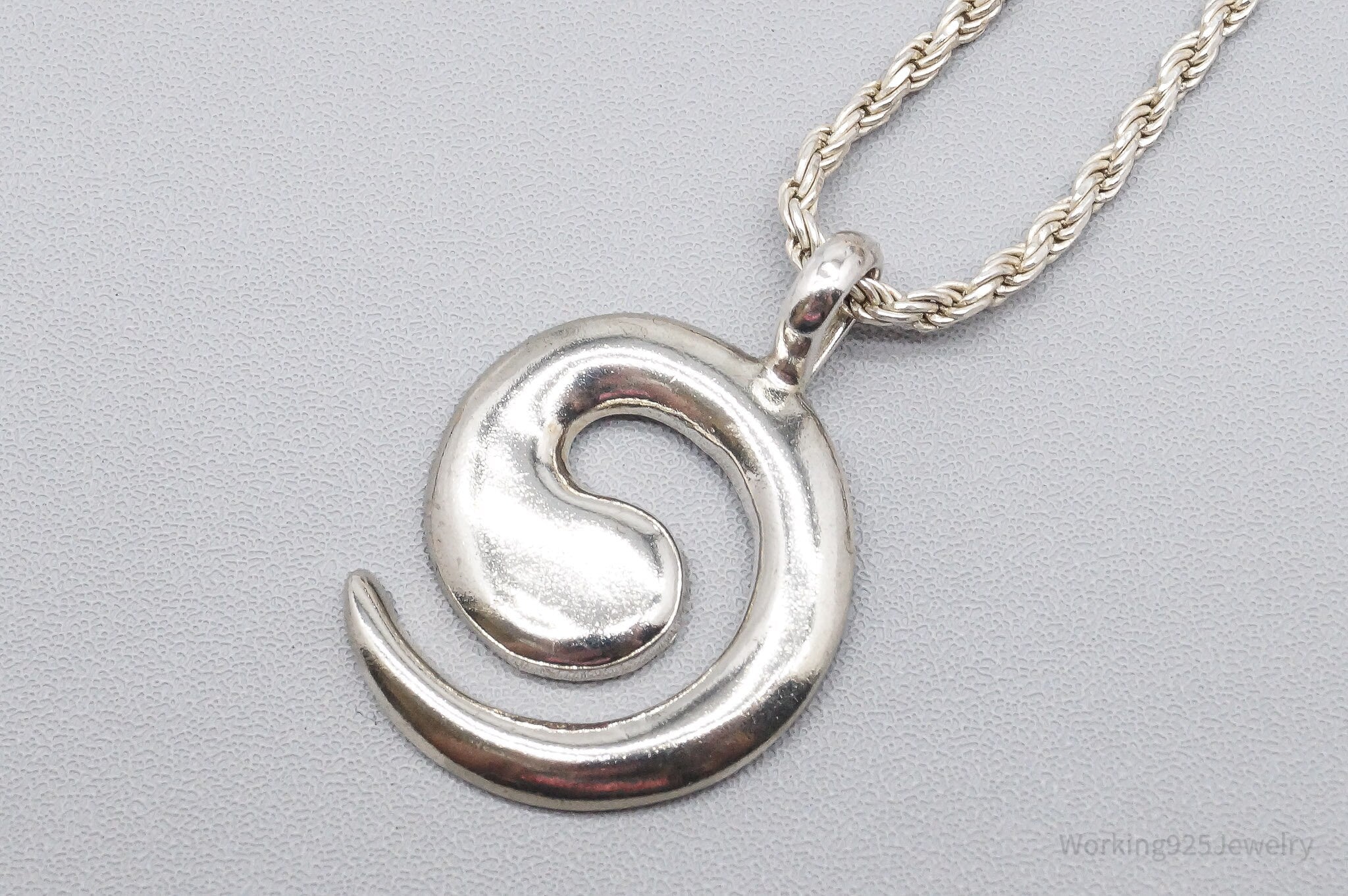 Vintage Native America Spiral Sterling Silver Necklace 24"