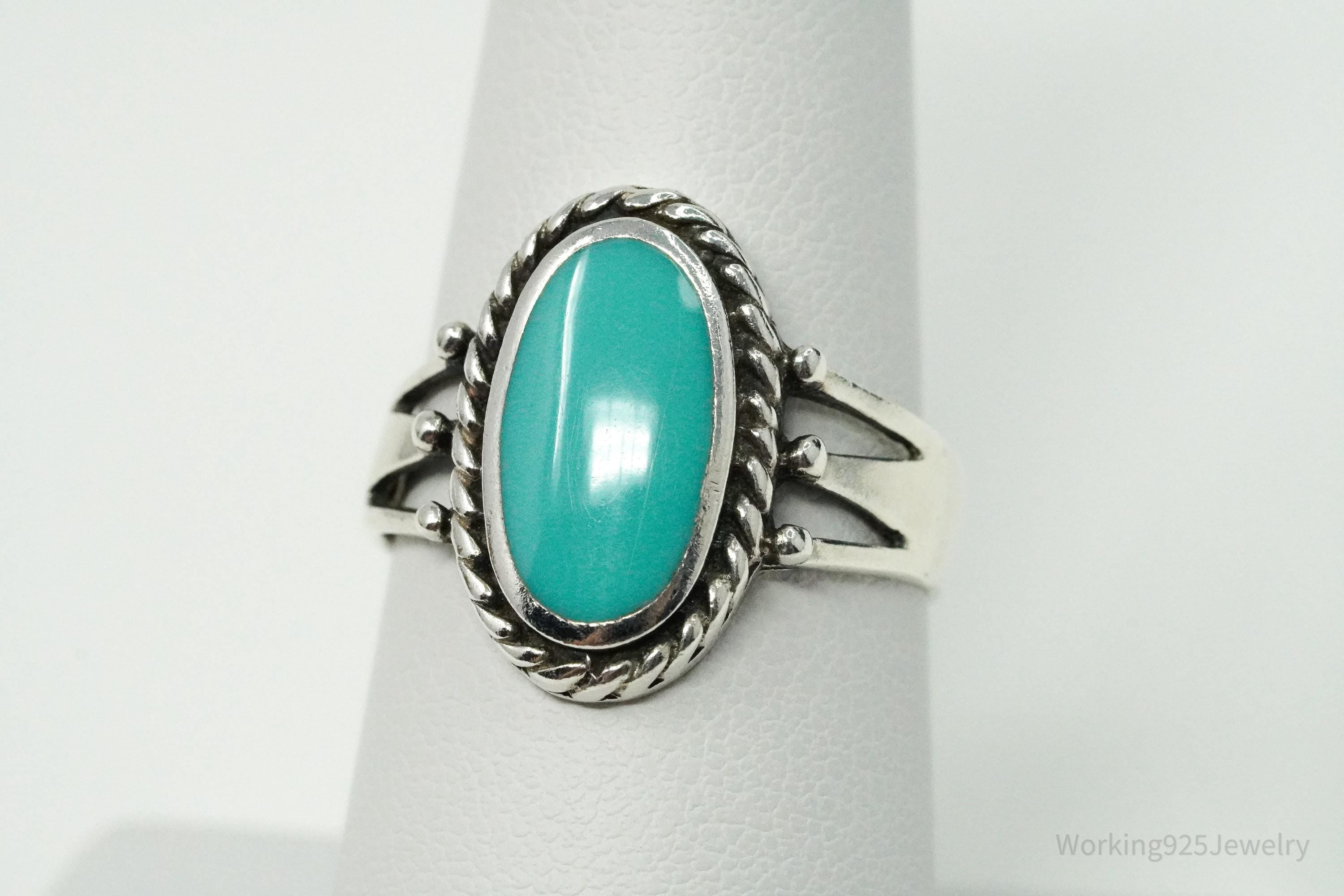 Vintage Southwestern Style Sterling Silver Ring - Size 7.75