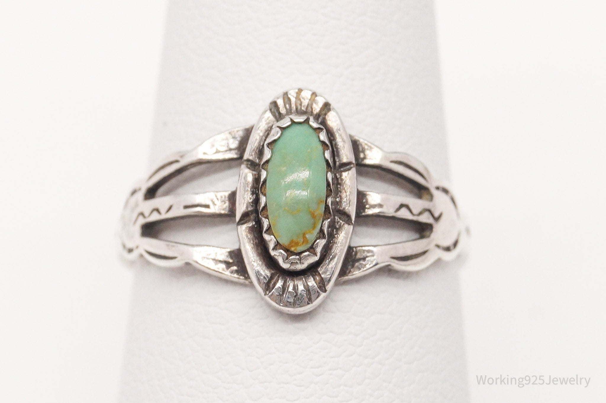 Vintage Native American Turquoise Sterling Silver Ring - Size 7.5