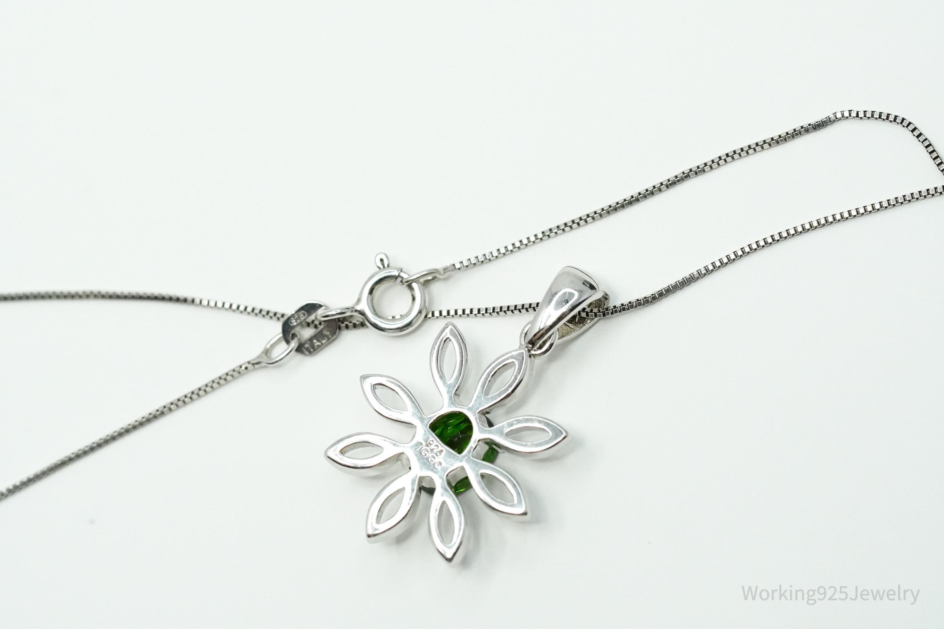 TGGC Green Chrome Diopside Flower Sterling Silver Necklace 18"