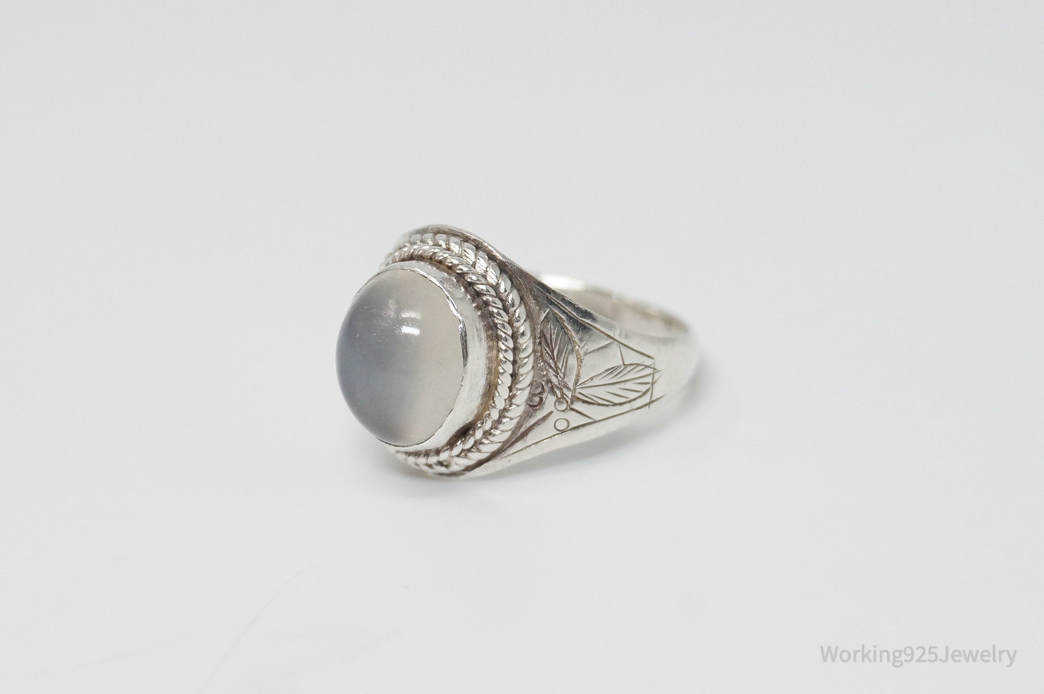 Vintage White Moonstone Leaf Etched Sterling Silver Ring - Sz 7.5