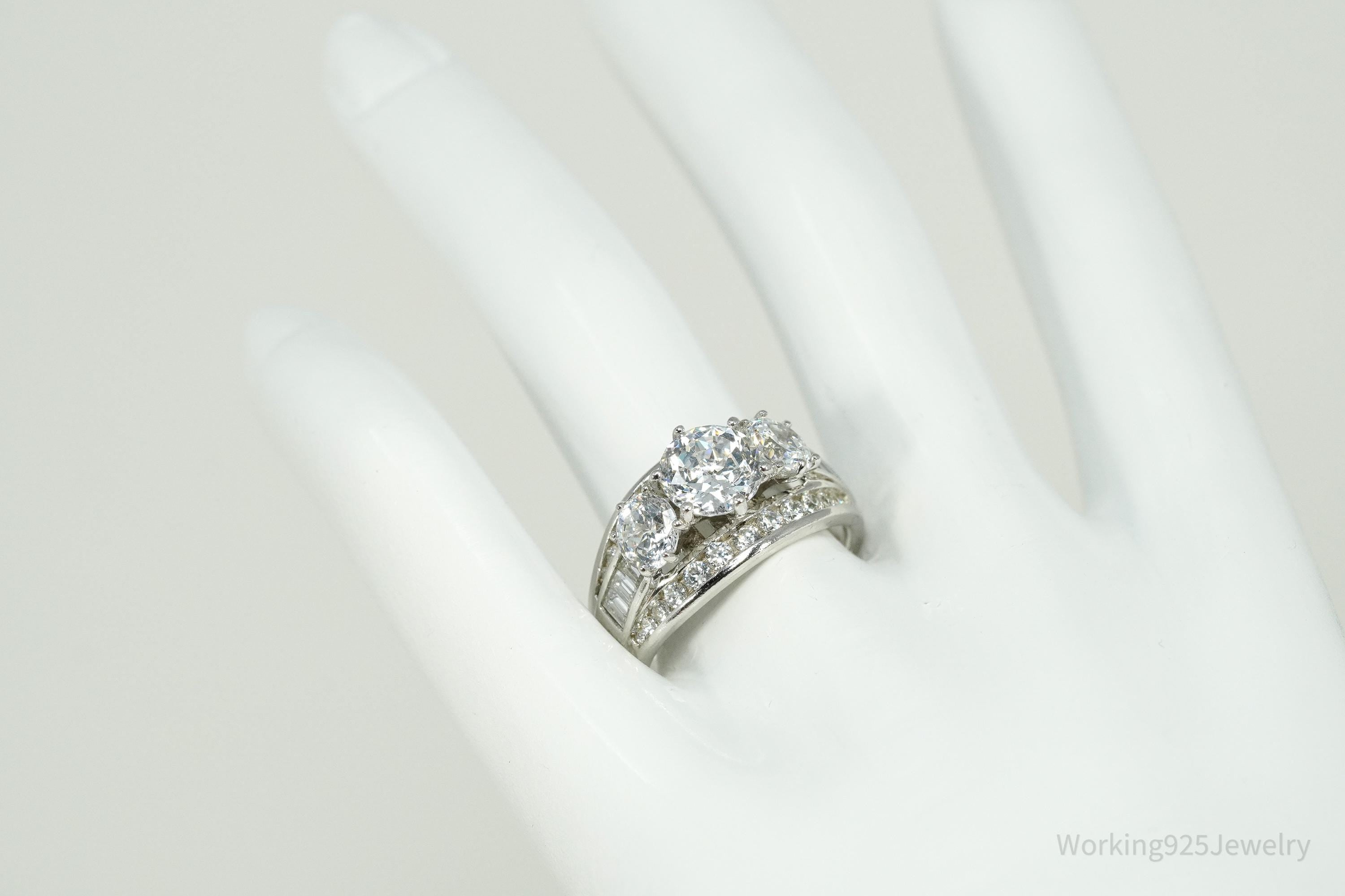 Vintage Cubic Zirconia Sterling Silver Band Ring - Size 9.25