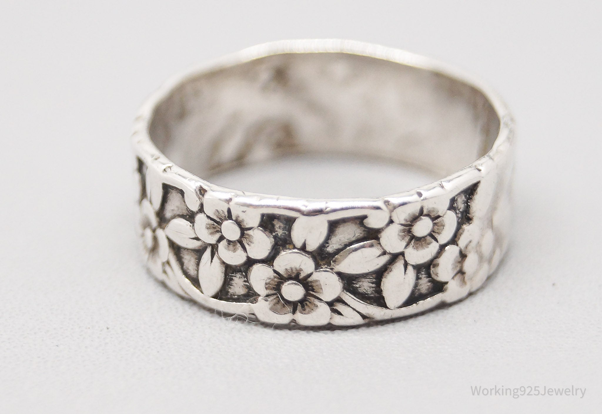 Antique Flowers Pattern Sterling Silver Band Ring - Size 5.75