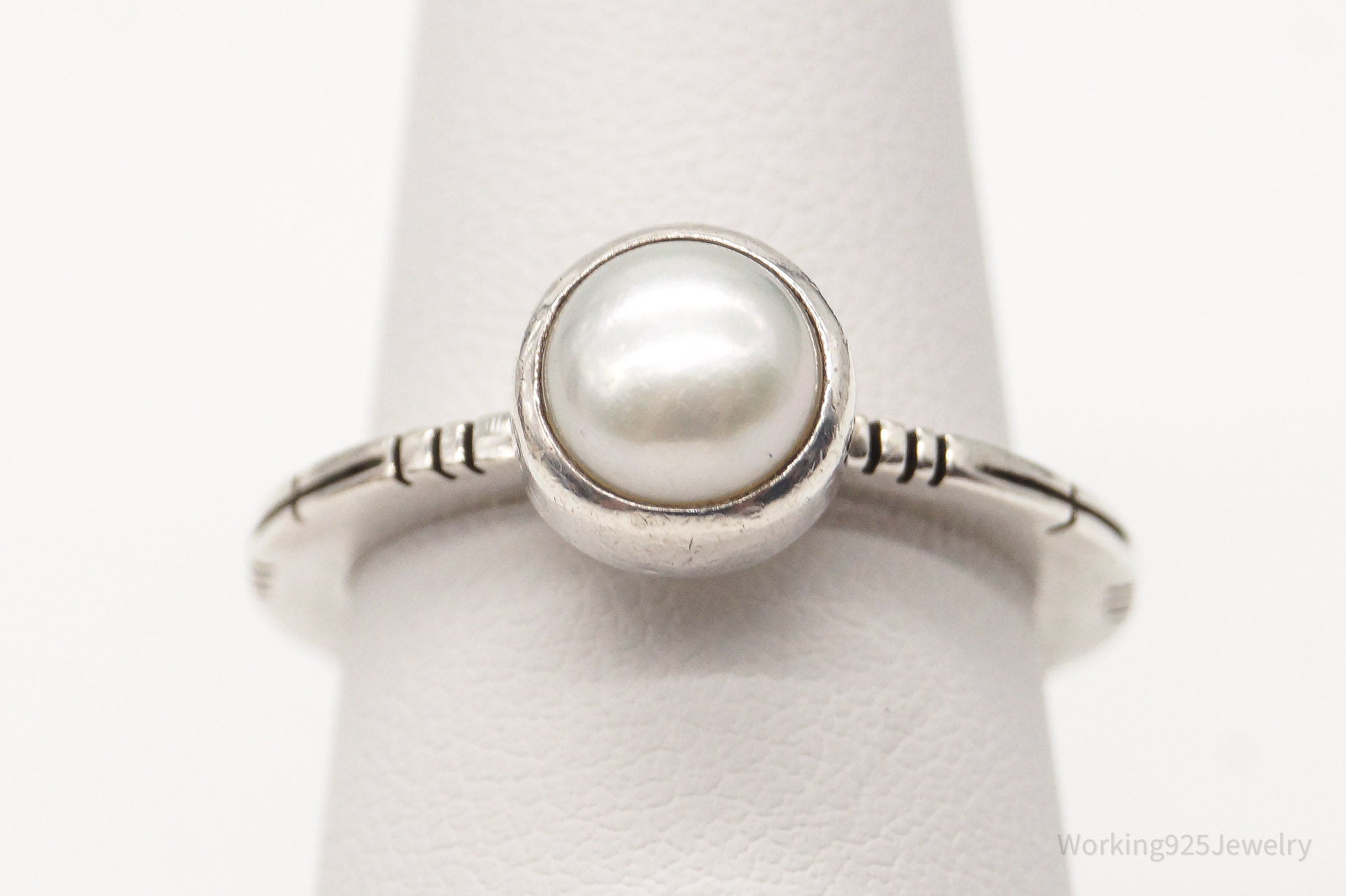 Vintage Pearl Silver Modernist Ring - Size 6.75