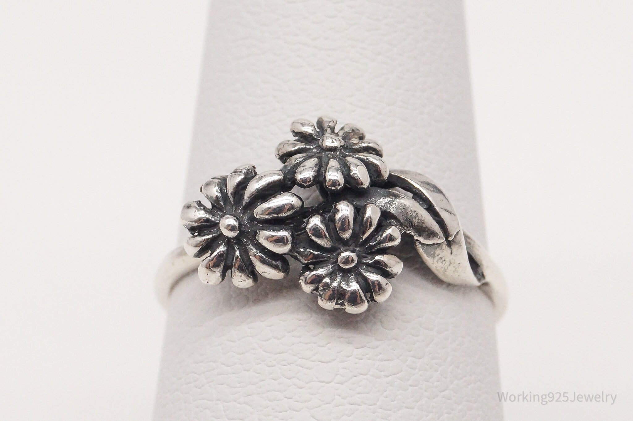 Vintage Flowers Silver Ring - Size 5.75