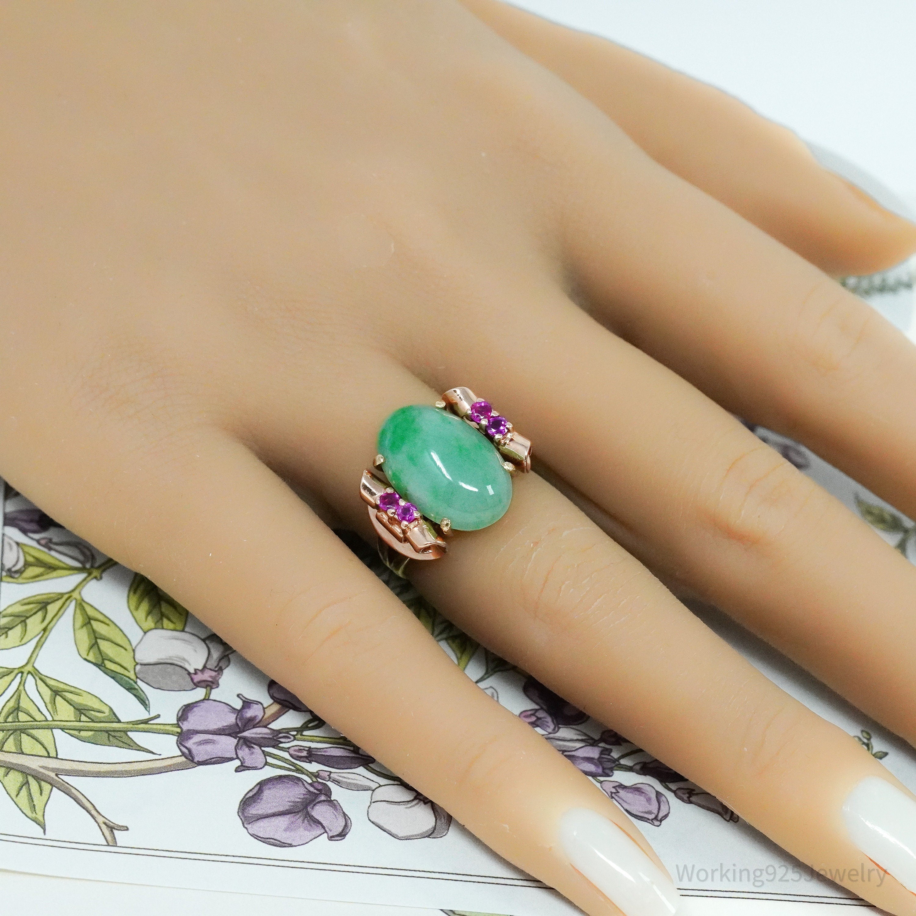 Circa 1940s 14K Gold Jadeite Jade & Natural Ruby Ring - Size 6