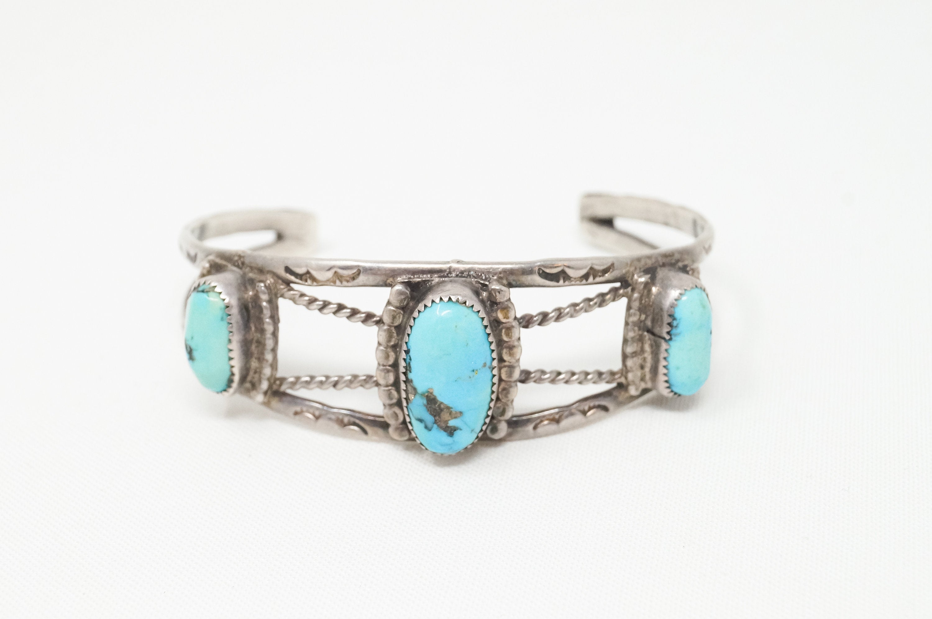 Vintage Native American Unsigned Turquoise Sterling Silver Cuff Bracelet