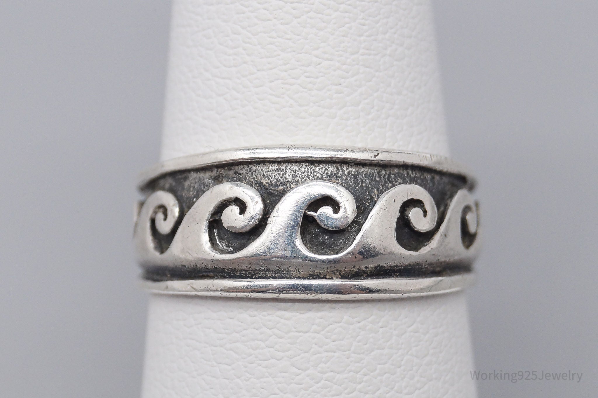 Vintage Waves Oxidized Silver Band Ring - Size 6.75