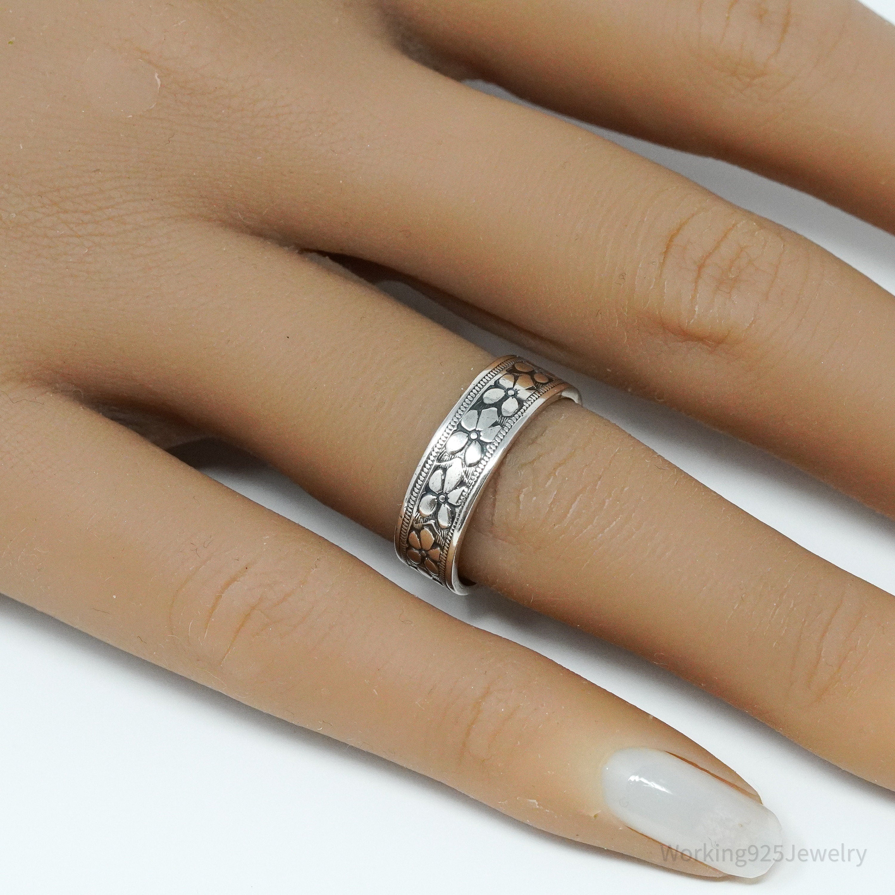Antique Flowers Pattern Sterling Silver Band Ring - Size 6.75