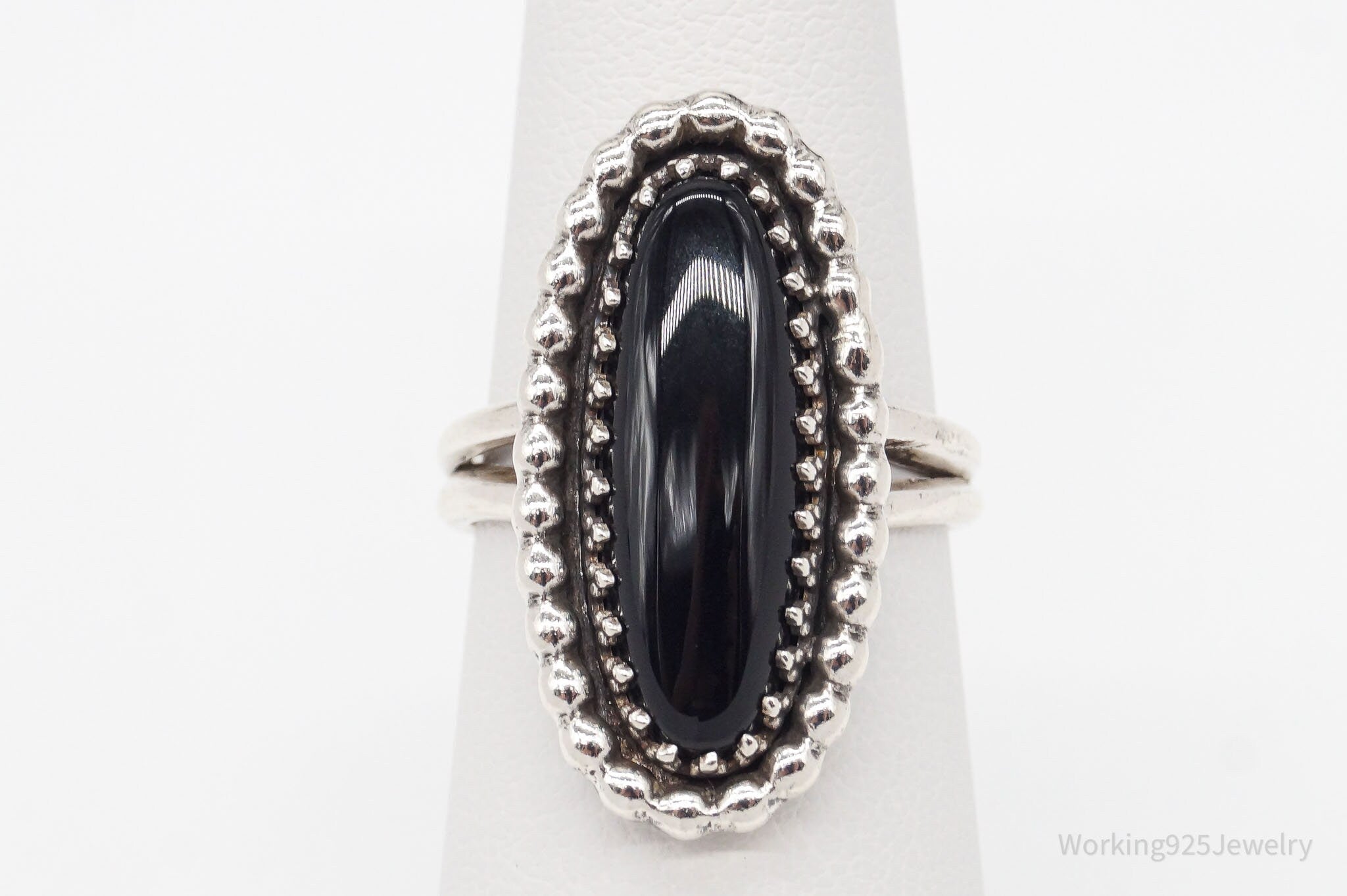 Vintage Native American Black Onyx Unsigned Silver Ring - Size 6.5