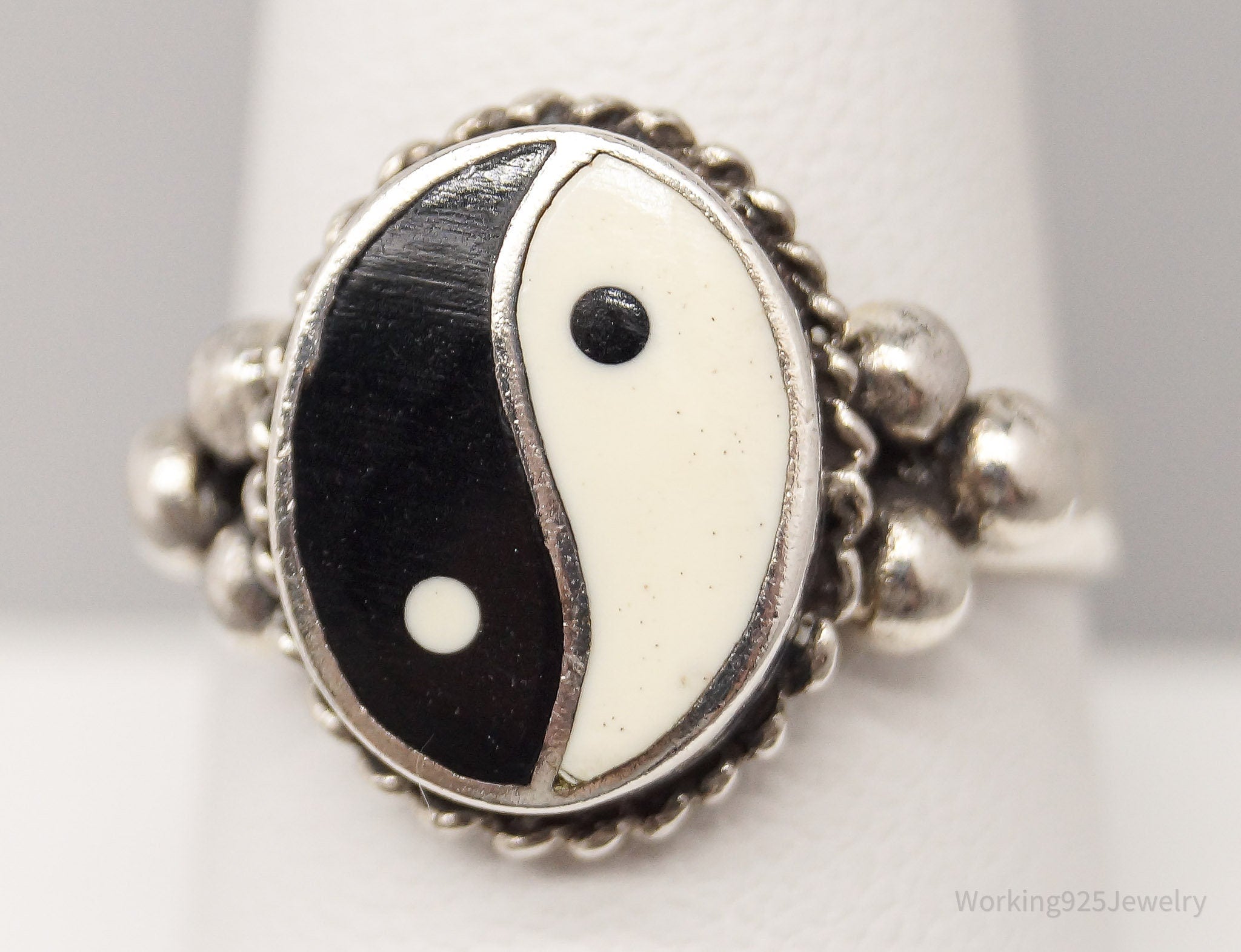 Vintage Black & White Onyx Inlay Yin Yang Sterling Silver Ring - Size 9