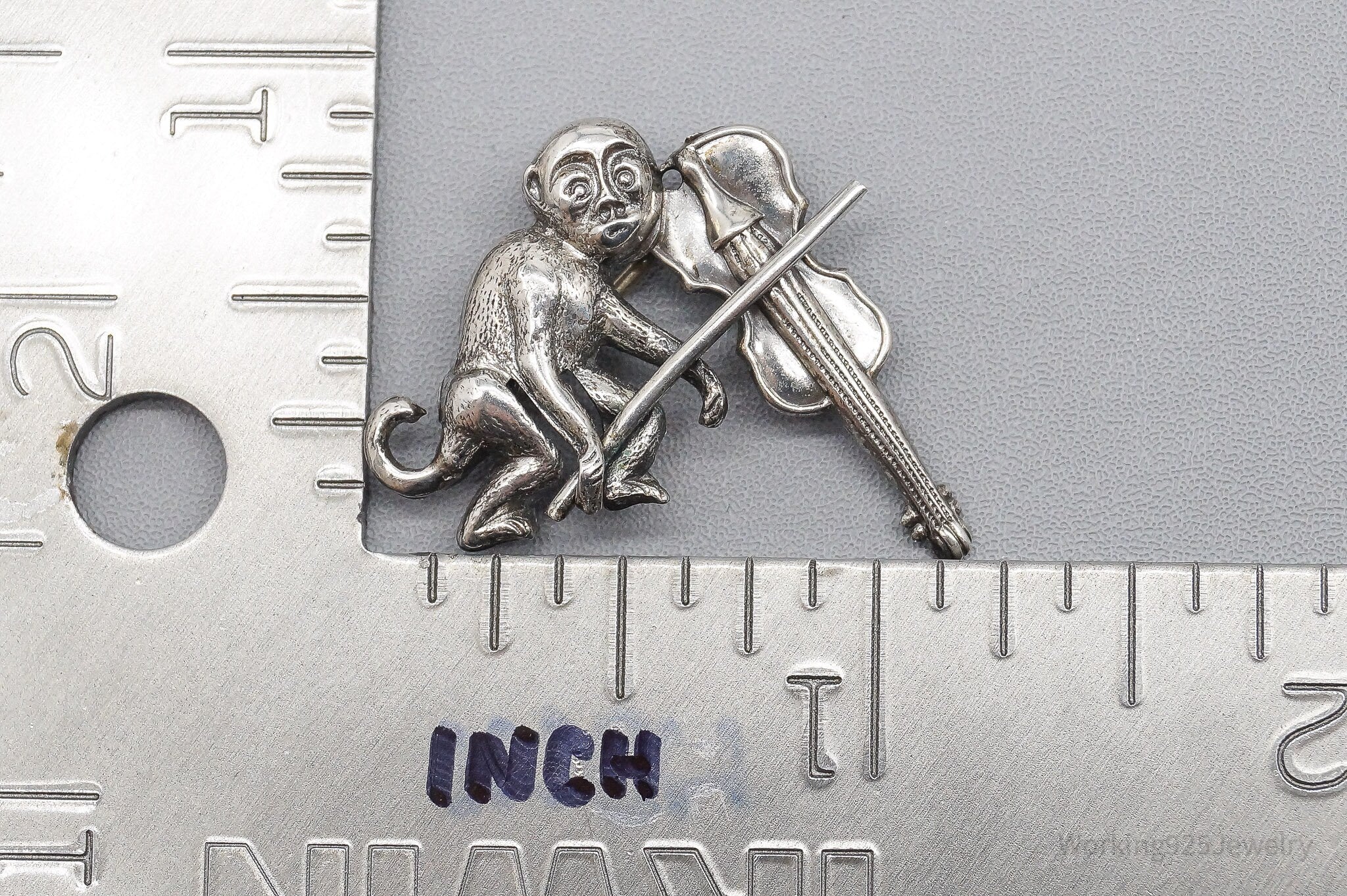 Vintage Designer Beau Rare Monkey Playing Violin Sterling Silver Brooch Pin