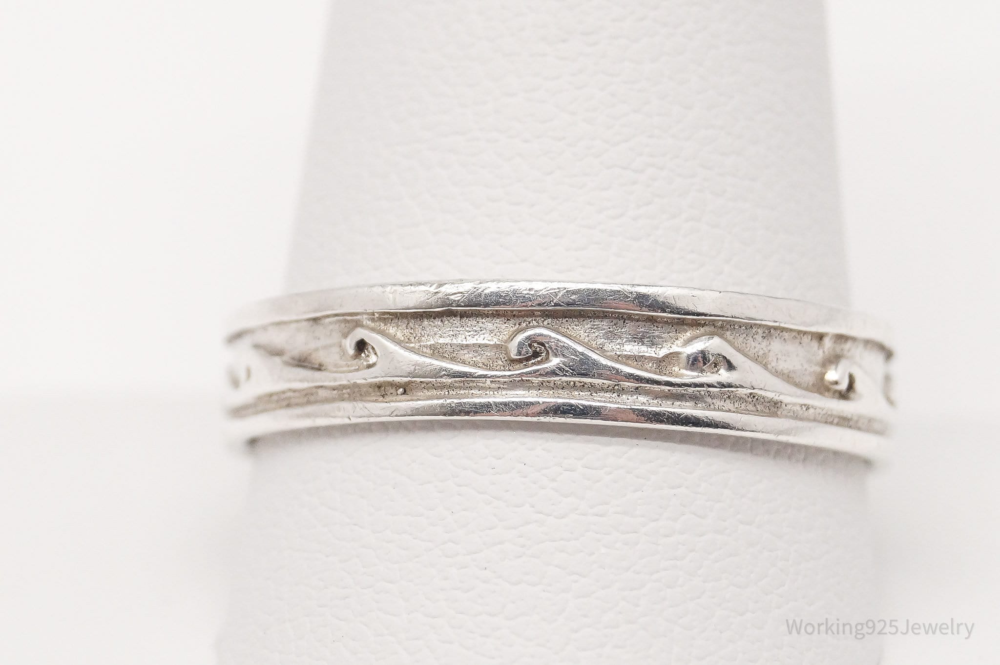 Vintage Waves Sterling Silver Band Ring - Size 12