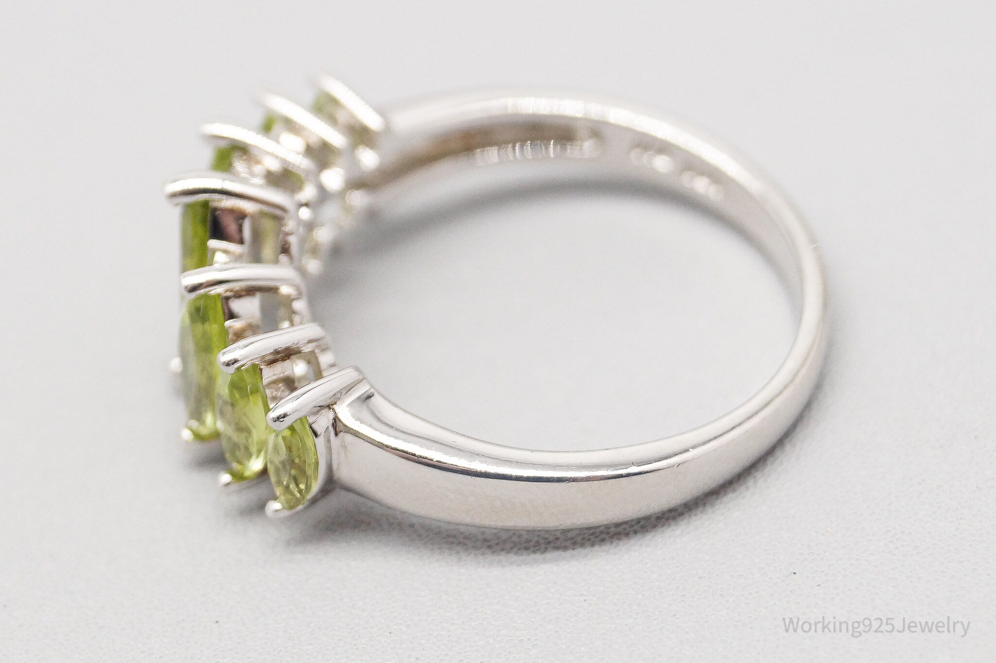 Vintage Green Peridot Sterling Silver Ring - Size 9.75