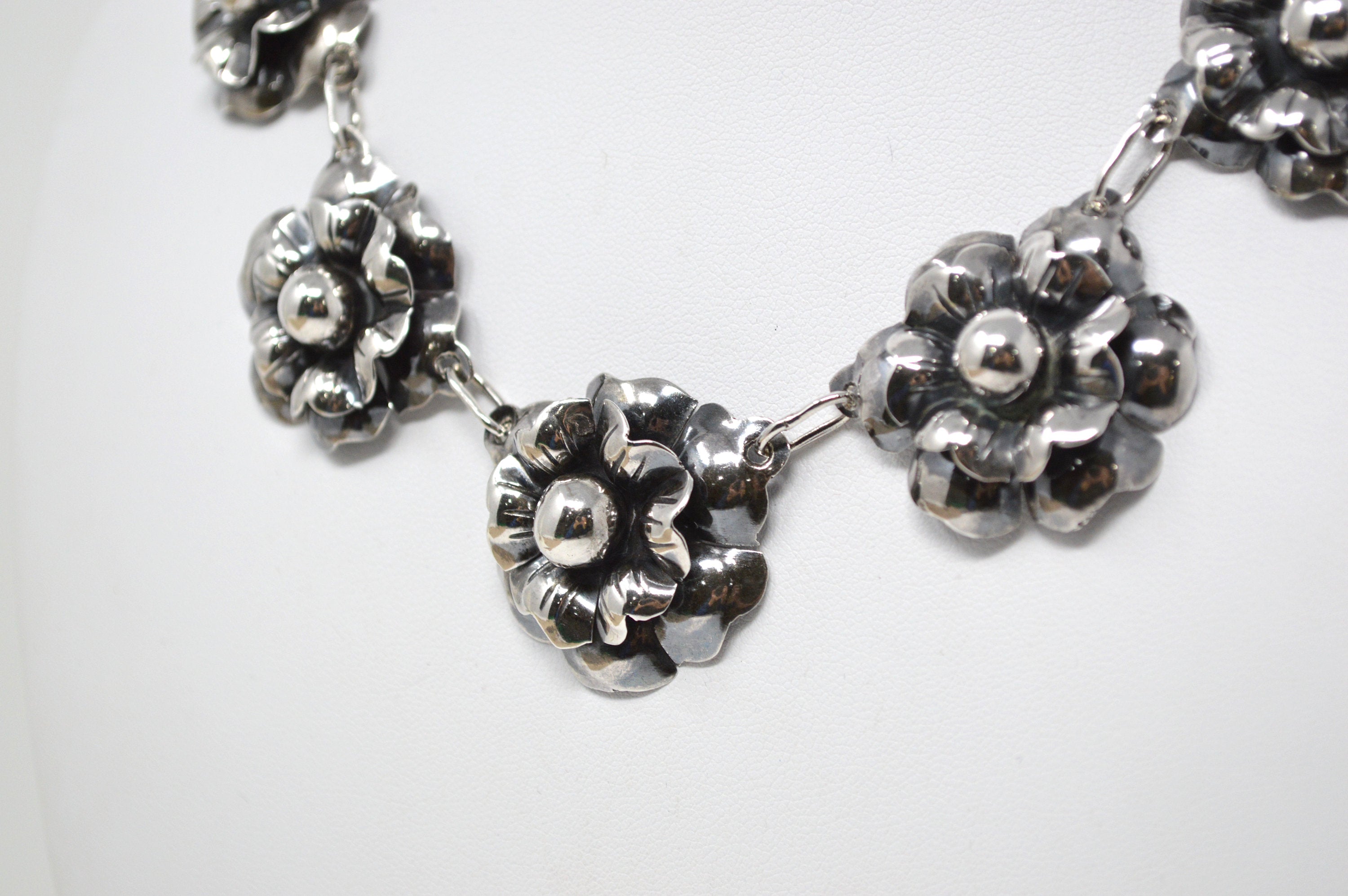 Vintage Mexico Sterling Silver Artisan 3D Oxidized Flower Motif Necklace 16 Inch