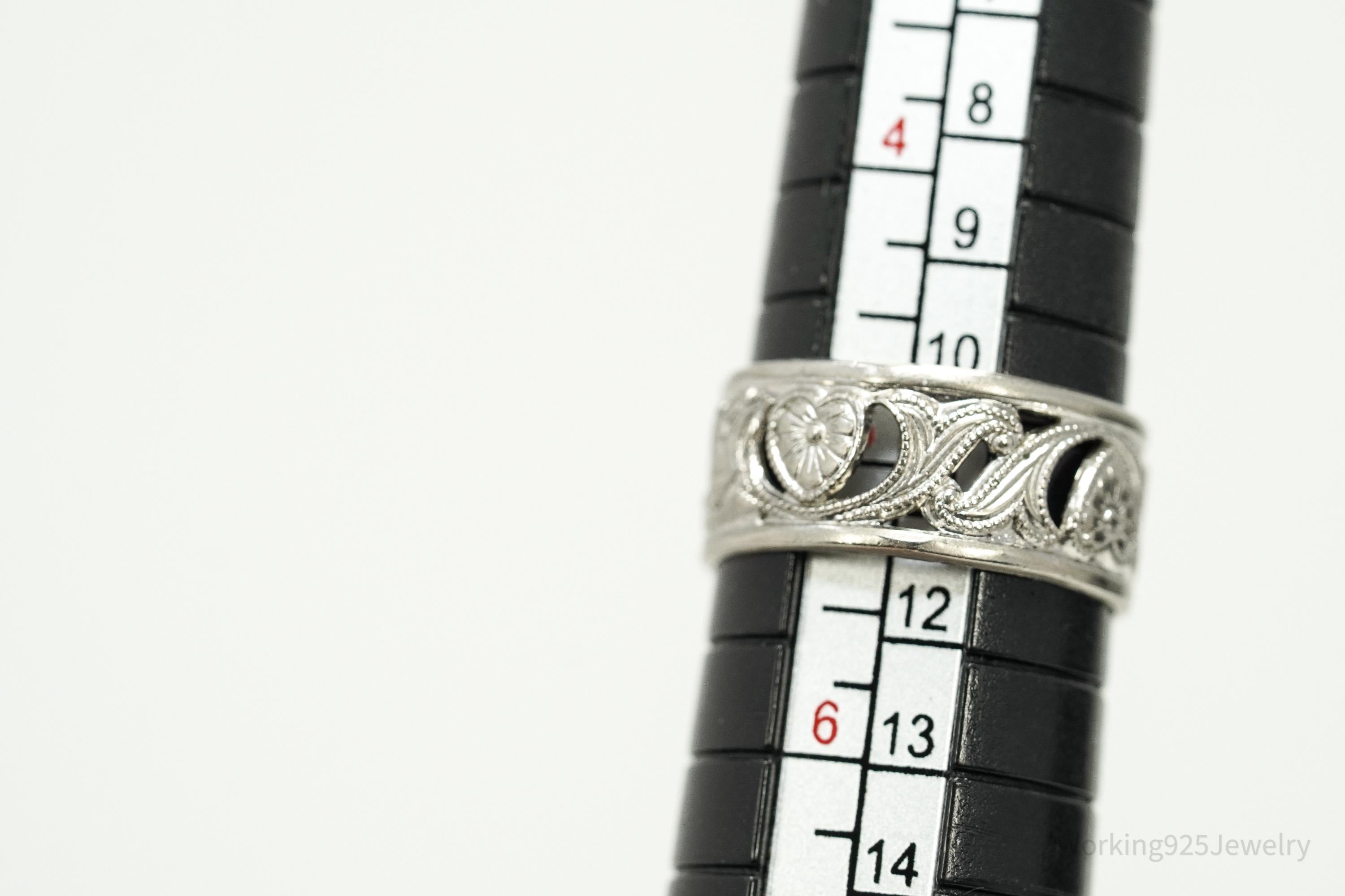 Antique Floral Hearts Patter Sterling Silver Band Ring - Size 5.25