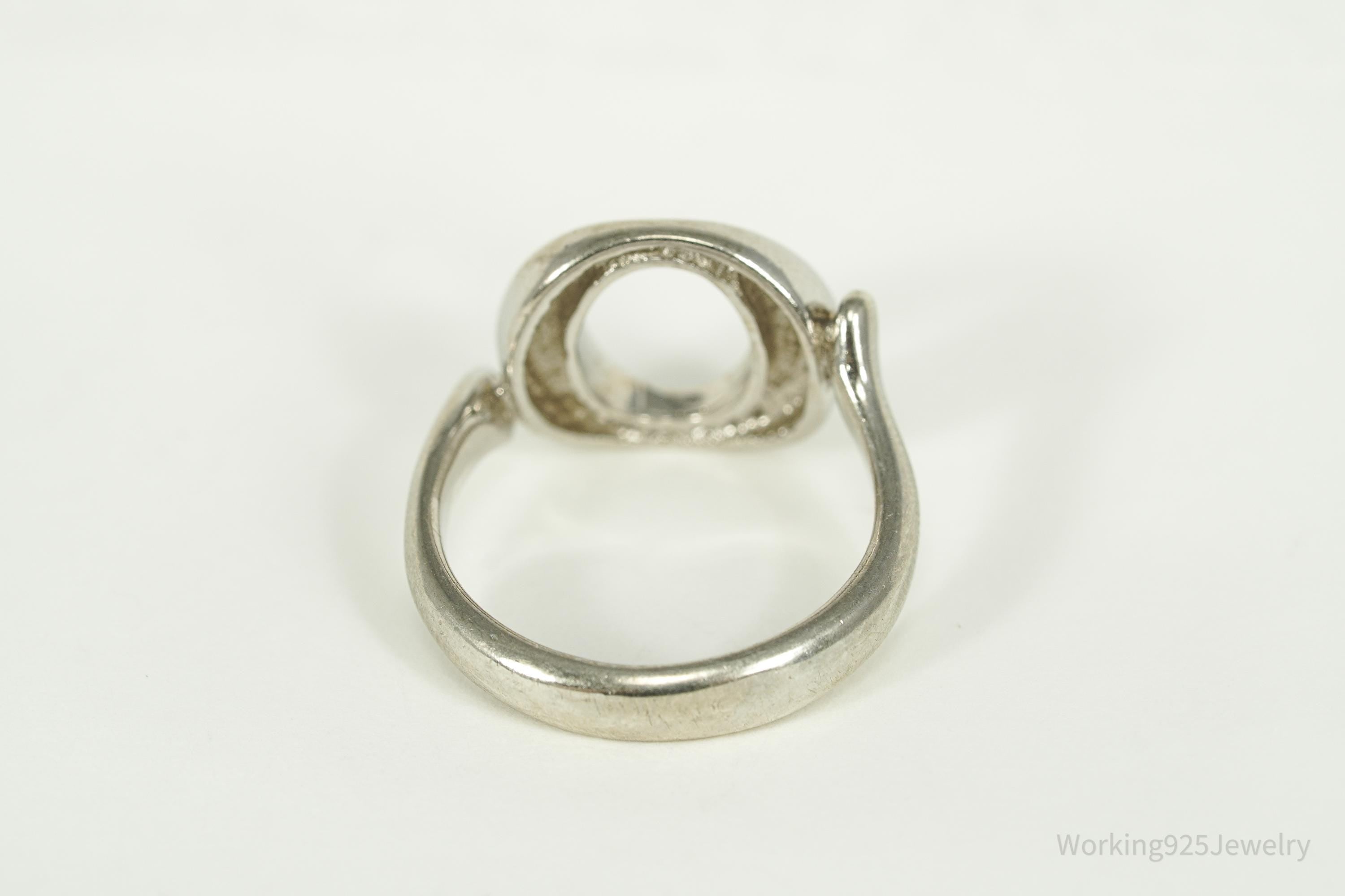 Vintage Elegant Oval Sterling Silver Ring - Size 6