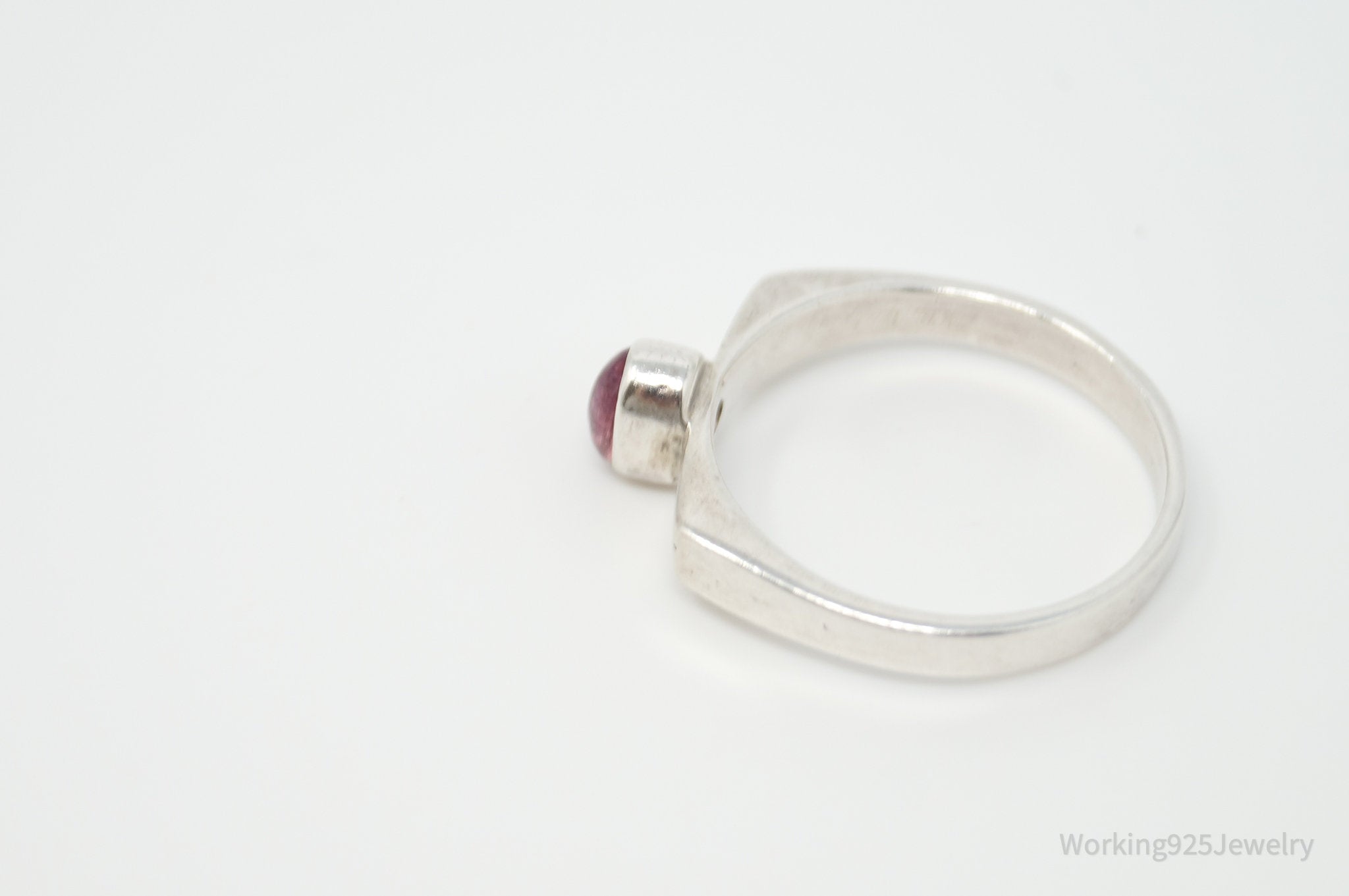 Vintage Modernist Style Garnet Sterling Silver Ring - Size 8