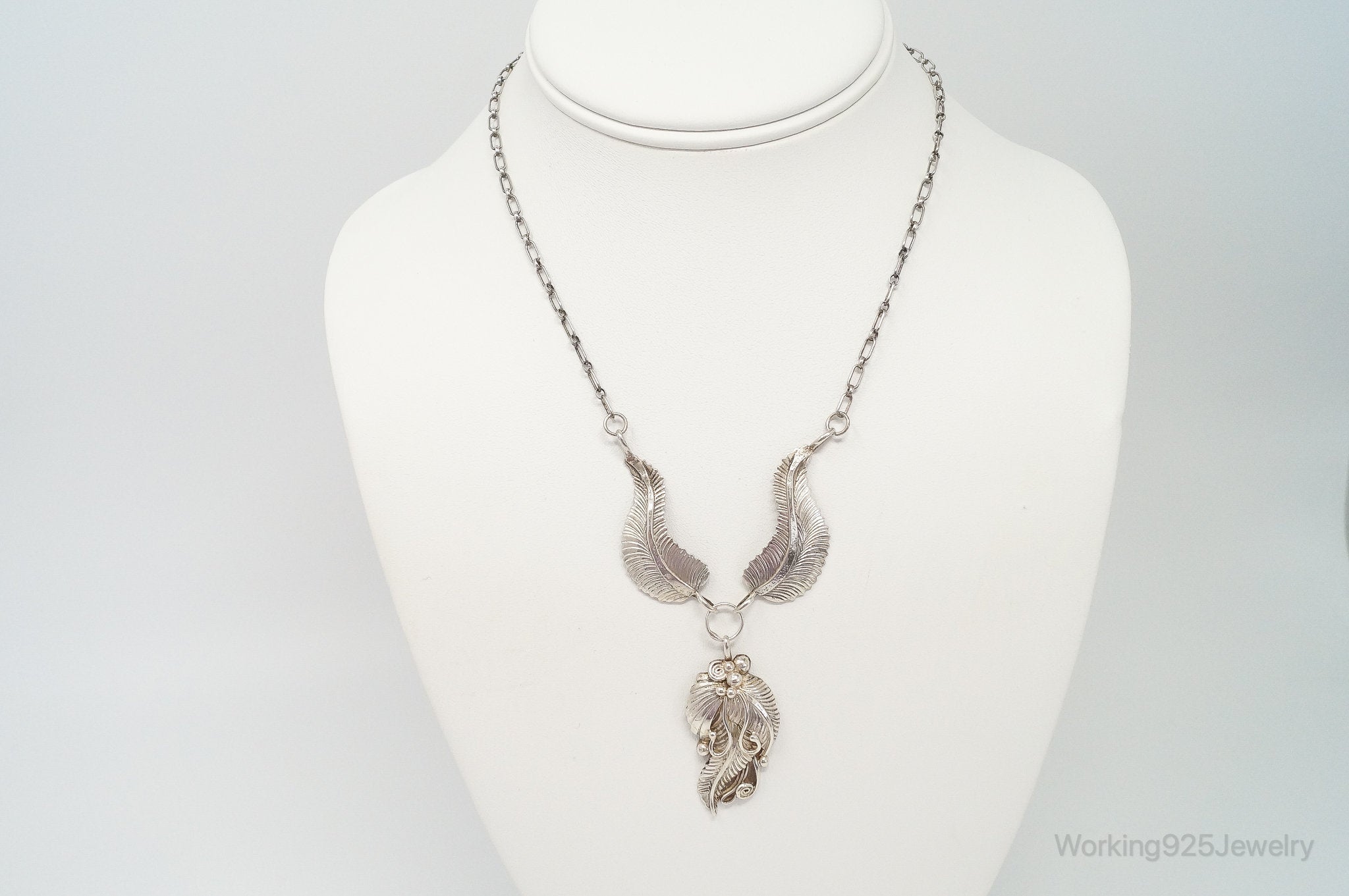 Vintage Native America F Handmade Feathers Design Sterling Silver Necklace