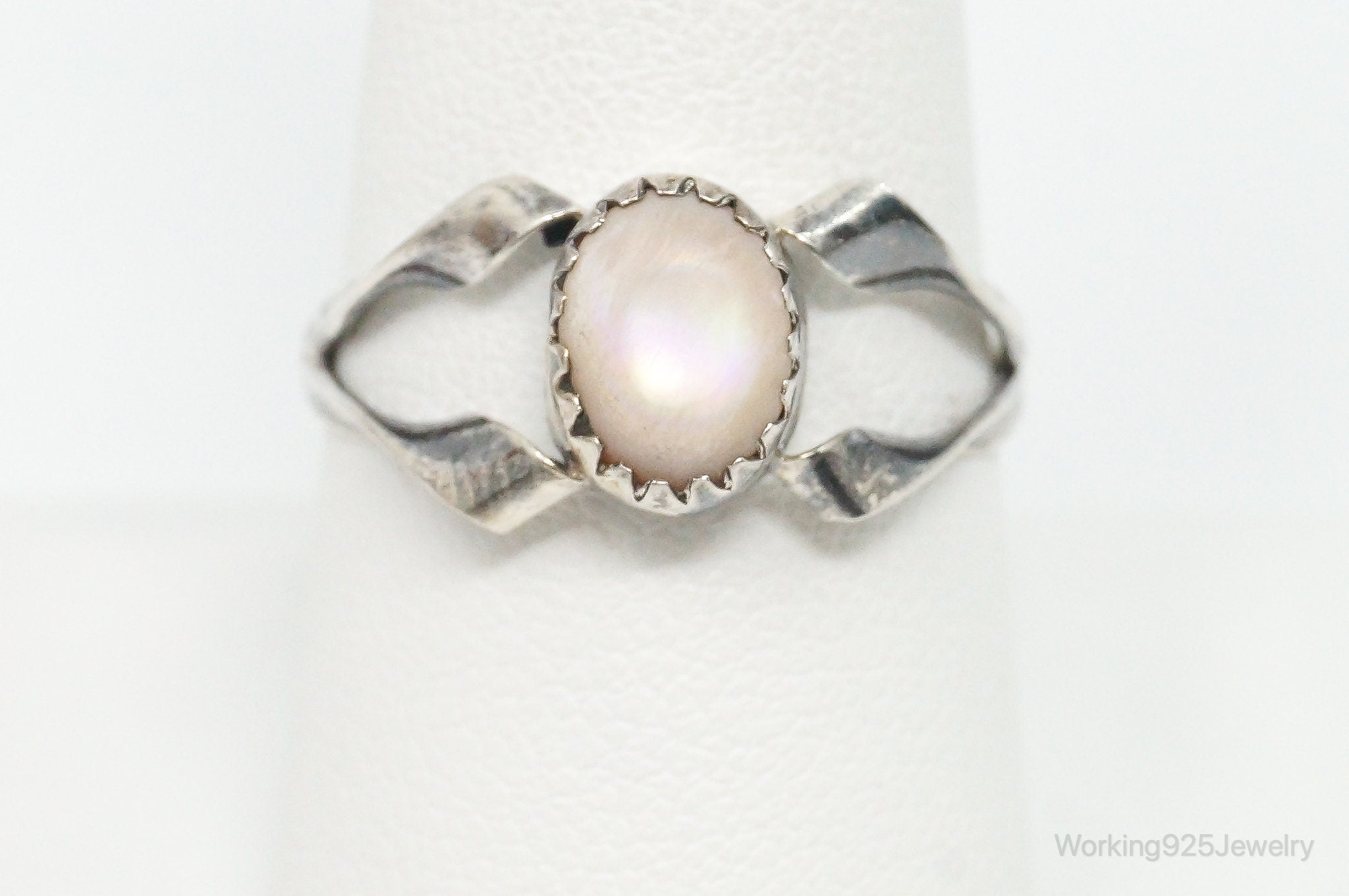 Vintage Native American Pink Mother Of Pearl Sterling Silver Ring SZ 9