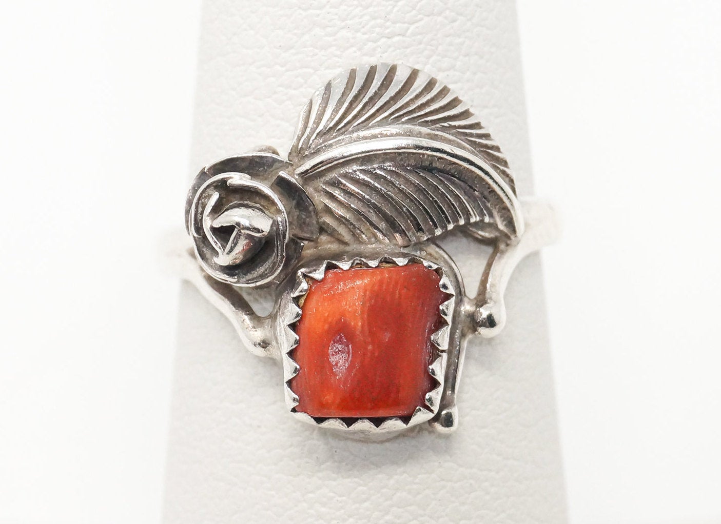 Vintage Native American Coral Handmade Unsigned Sterling Silver Ring - Sz 6.5