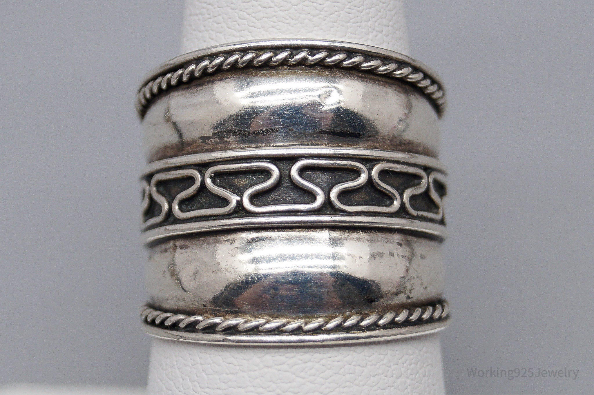 Vintage Sterling Silver Band Ring - Size 8