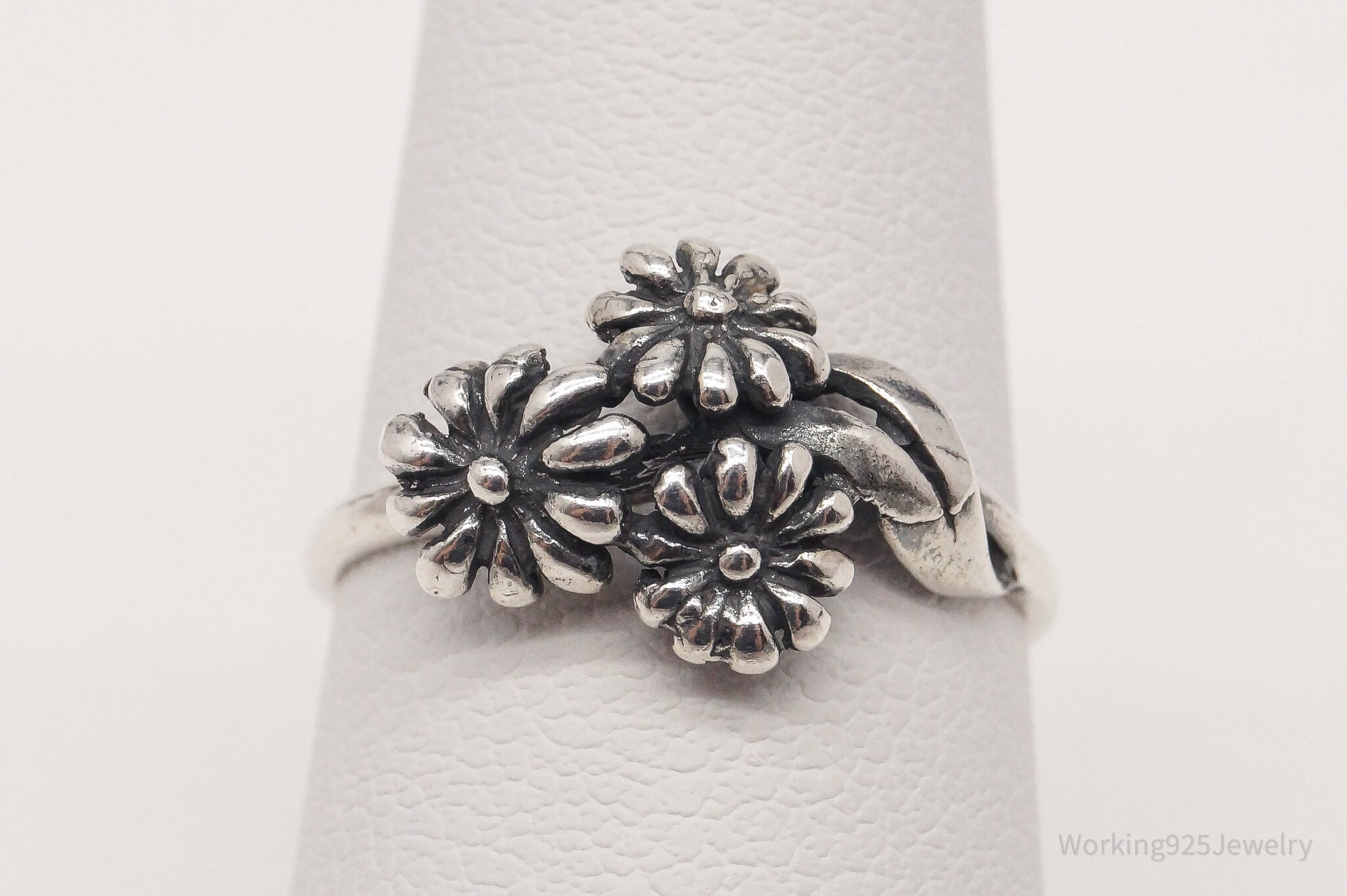 Vintage Flowers Silver Ring - Size 5.75