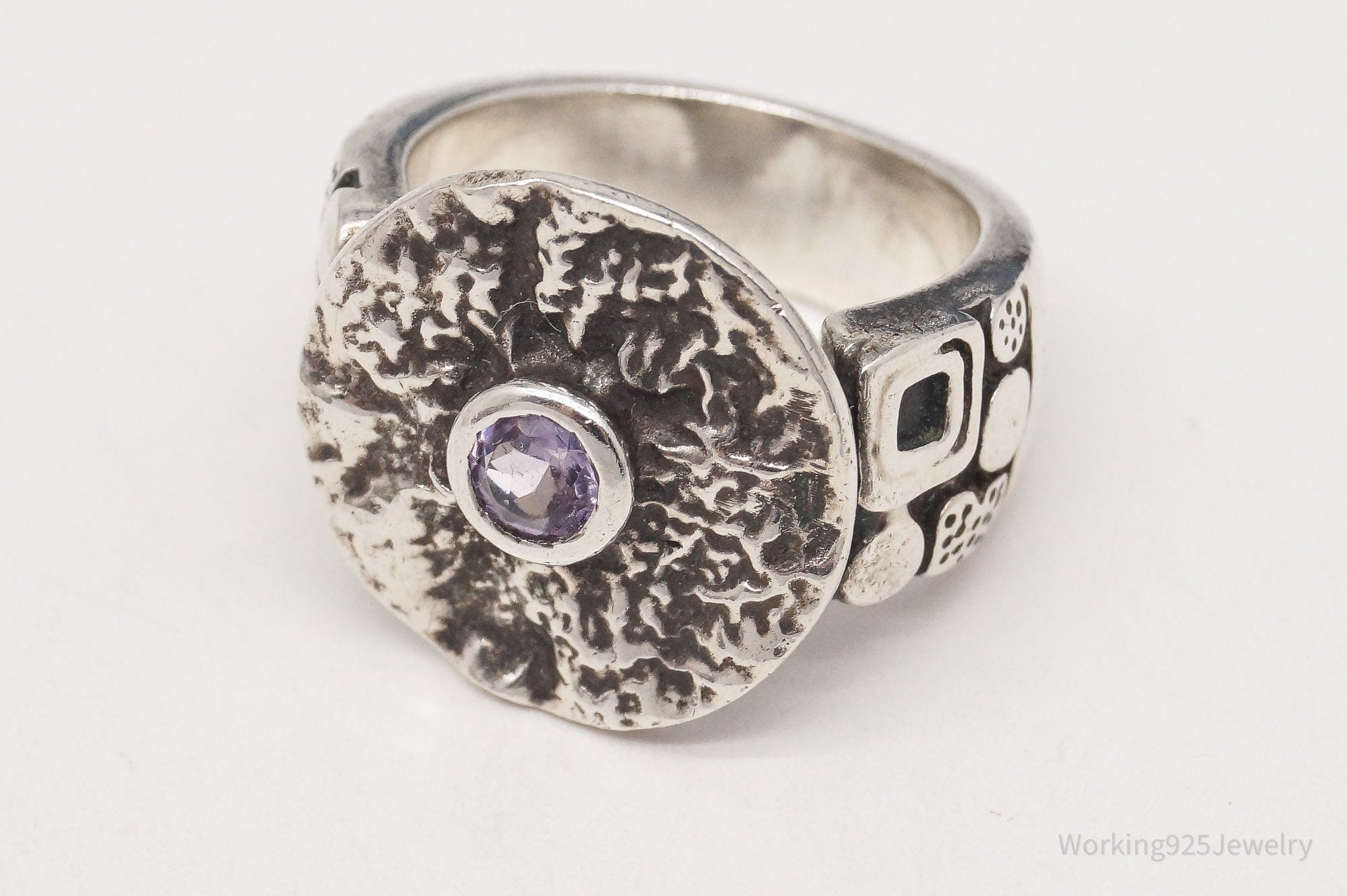 Vintage Ripple Medallion Amethyst Sterling Silver Ring - Size 5.25