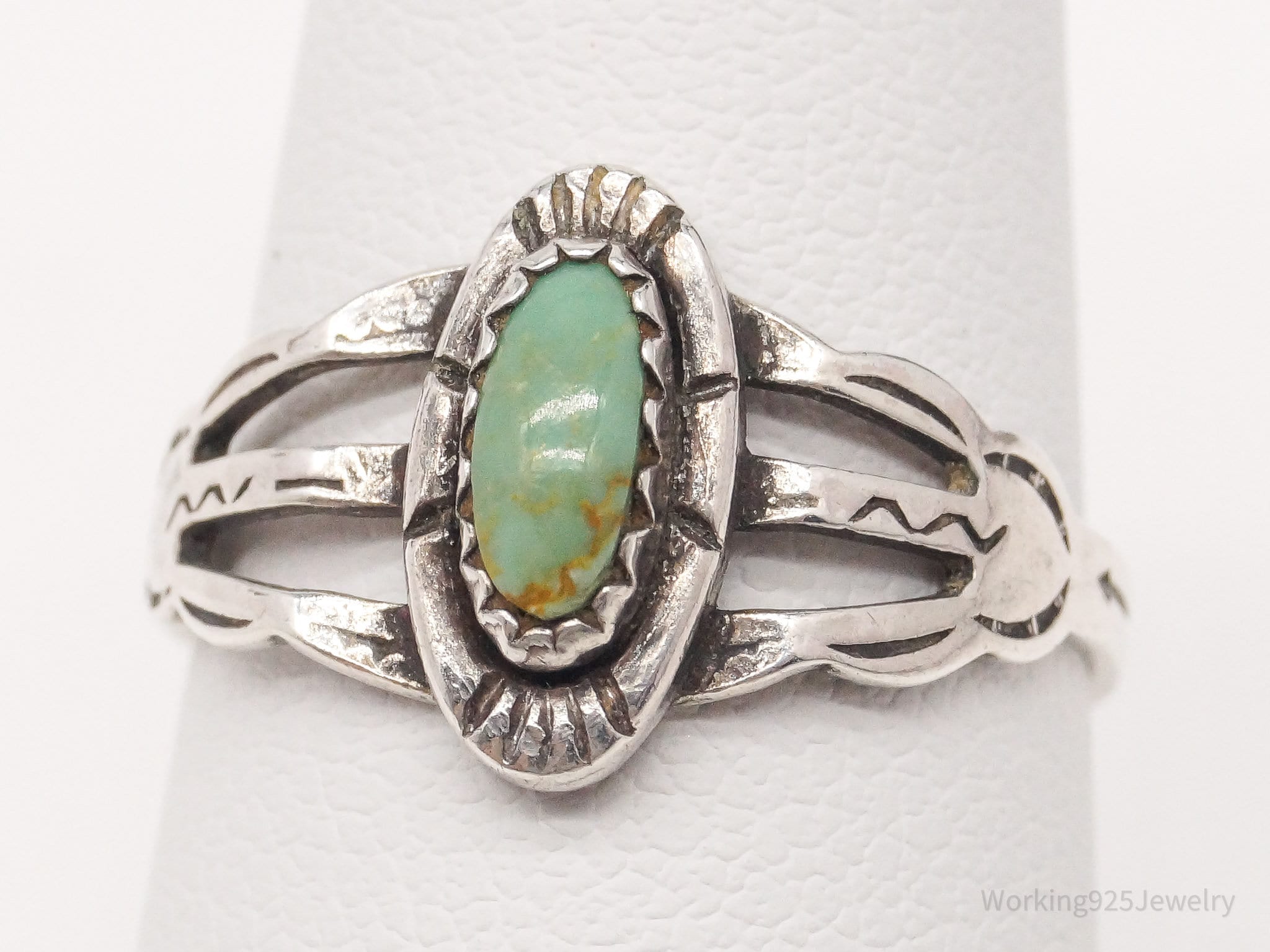 Vintage Native American Turquoise Sterling Silver Ring - Size 7.5