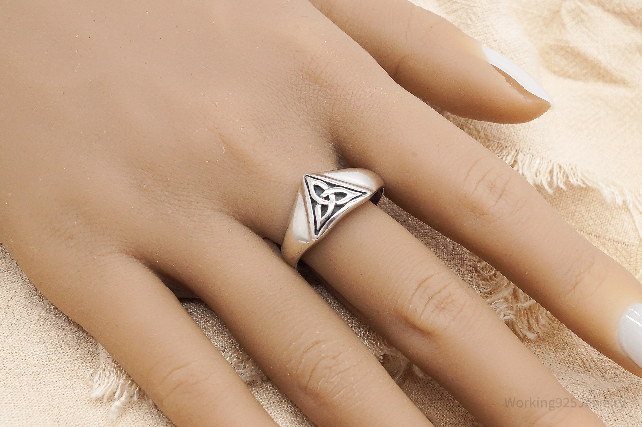 Vintage Pointed Trinity Knot Sterling Silver Band Ring - Size 12