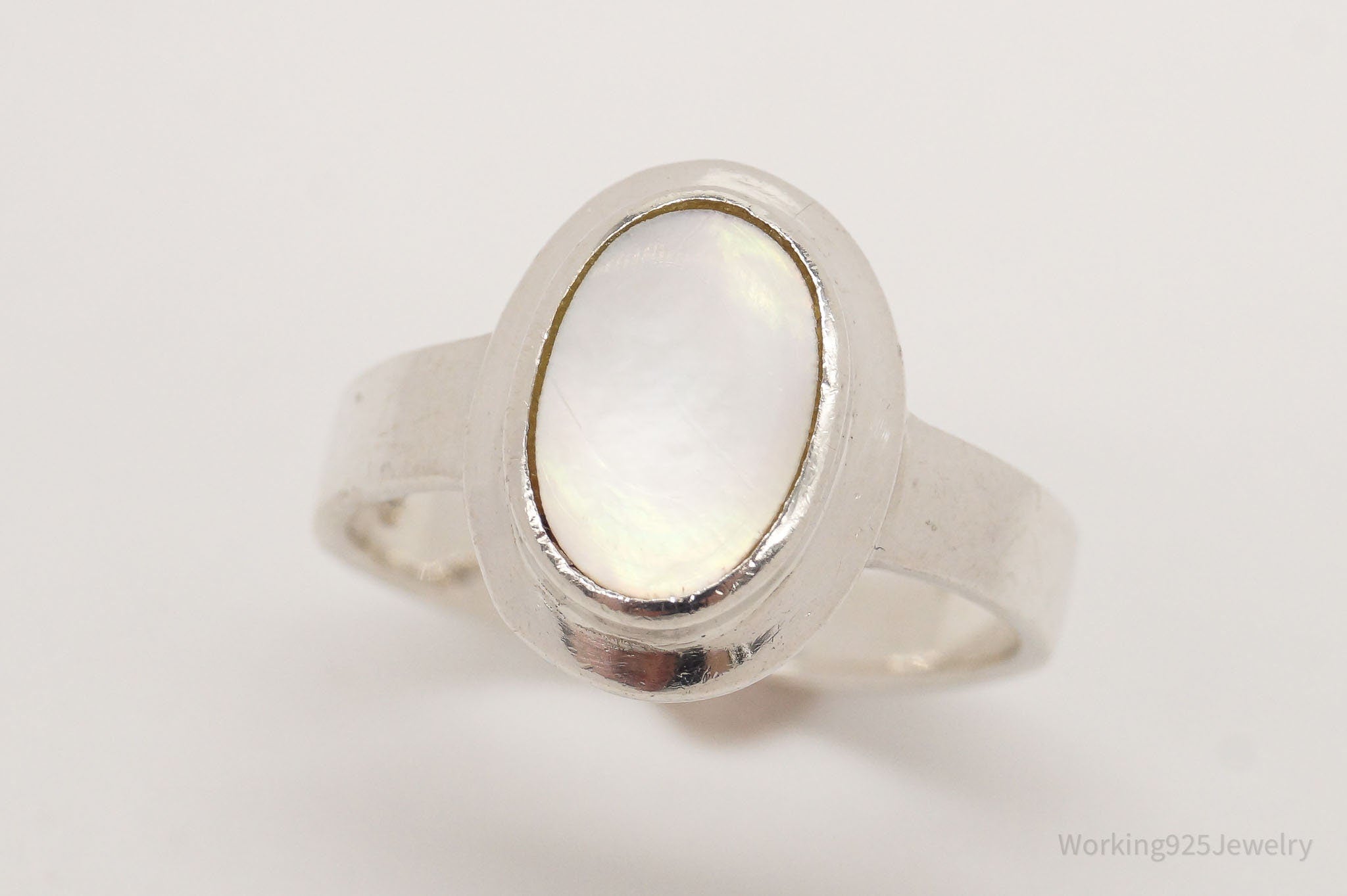 Vintage Mother Of Pearl Sterling Silver Ring - Size 7.5