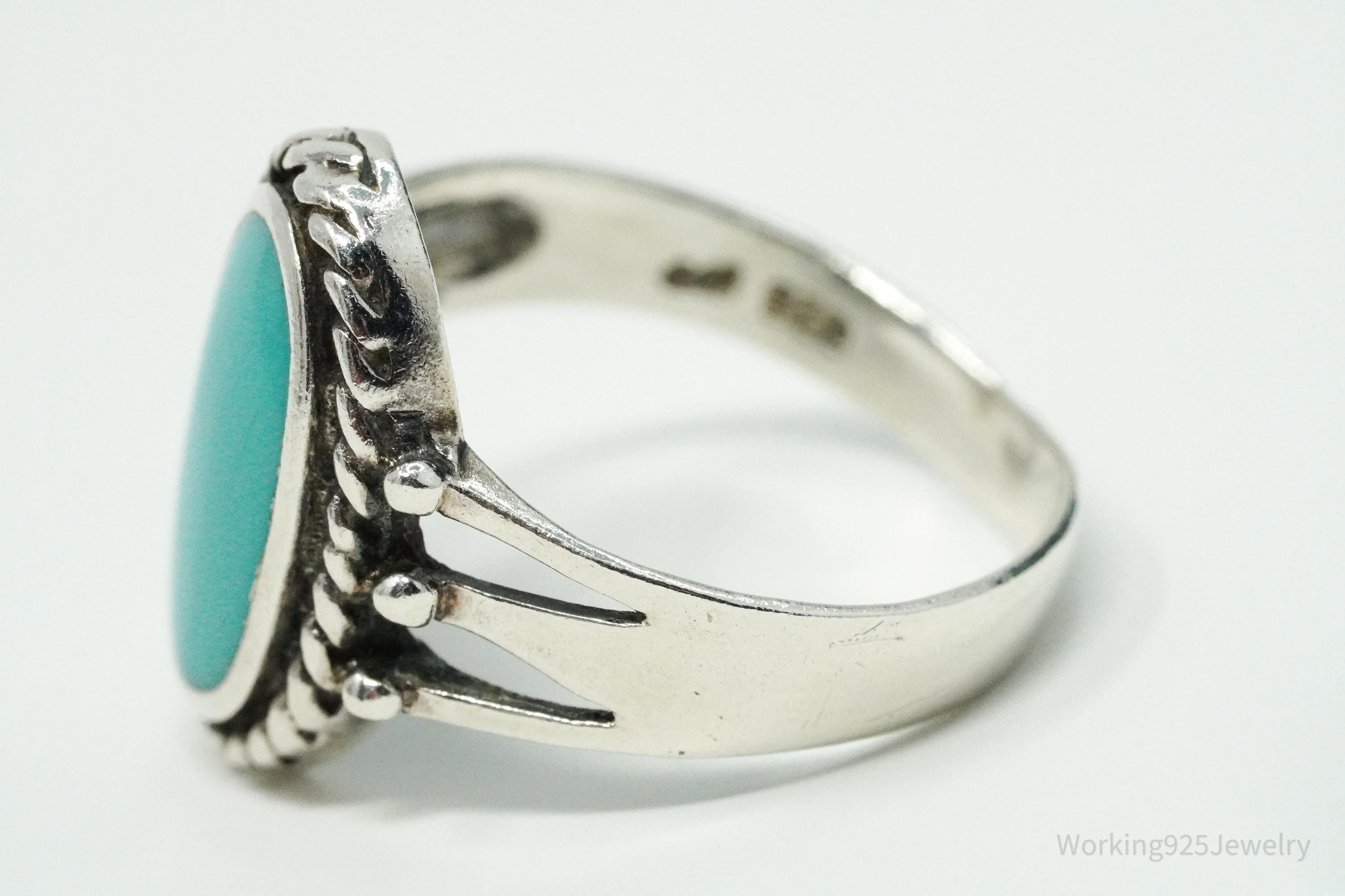 Vintage Southwestern Style Sterling Silver Ring - Size 7.75